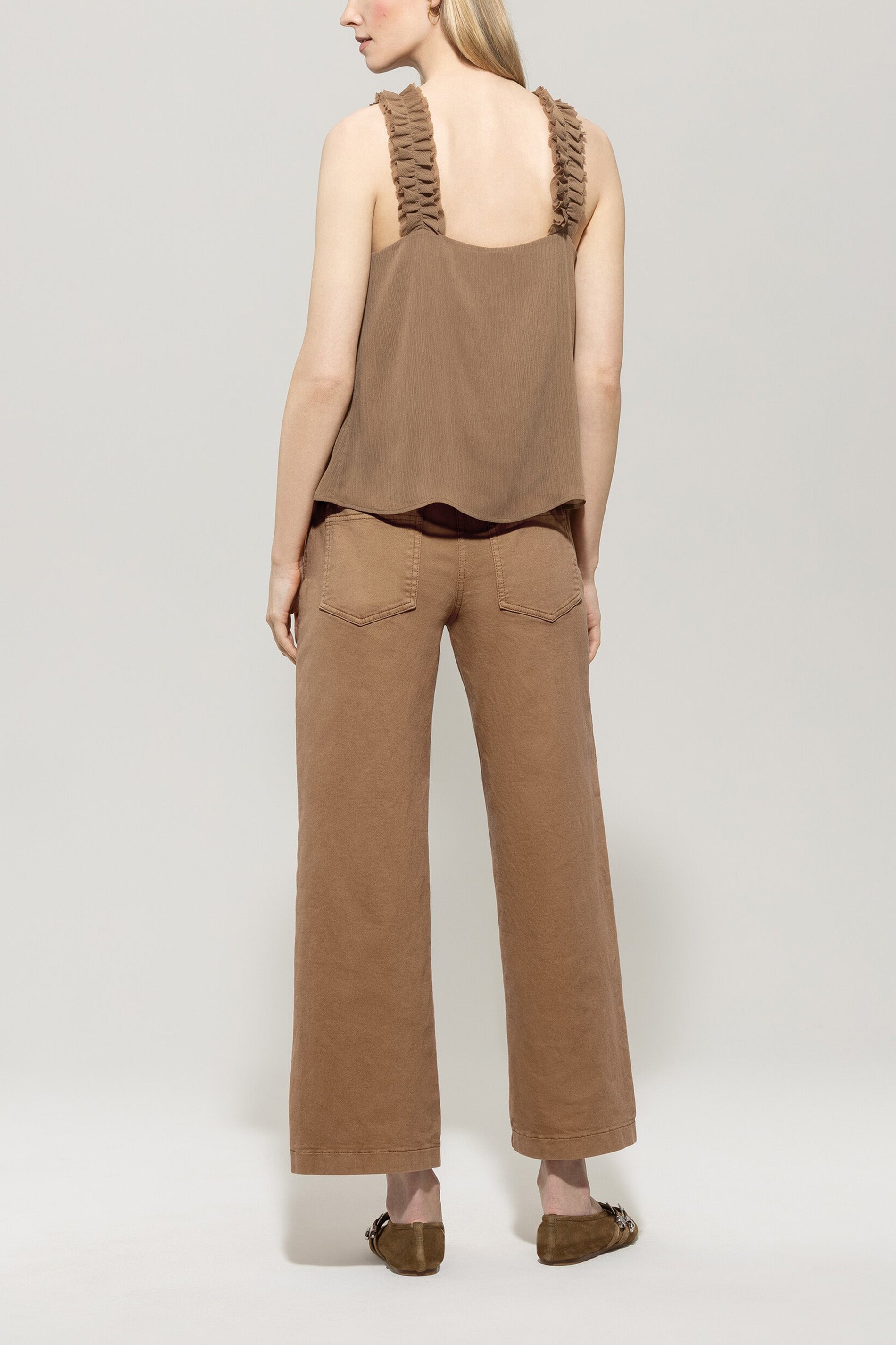 Authentic-Wideleg-Denim - hanf - Standard | Model Rück