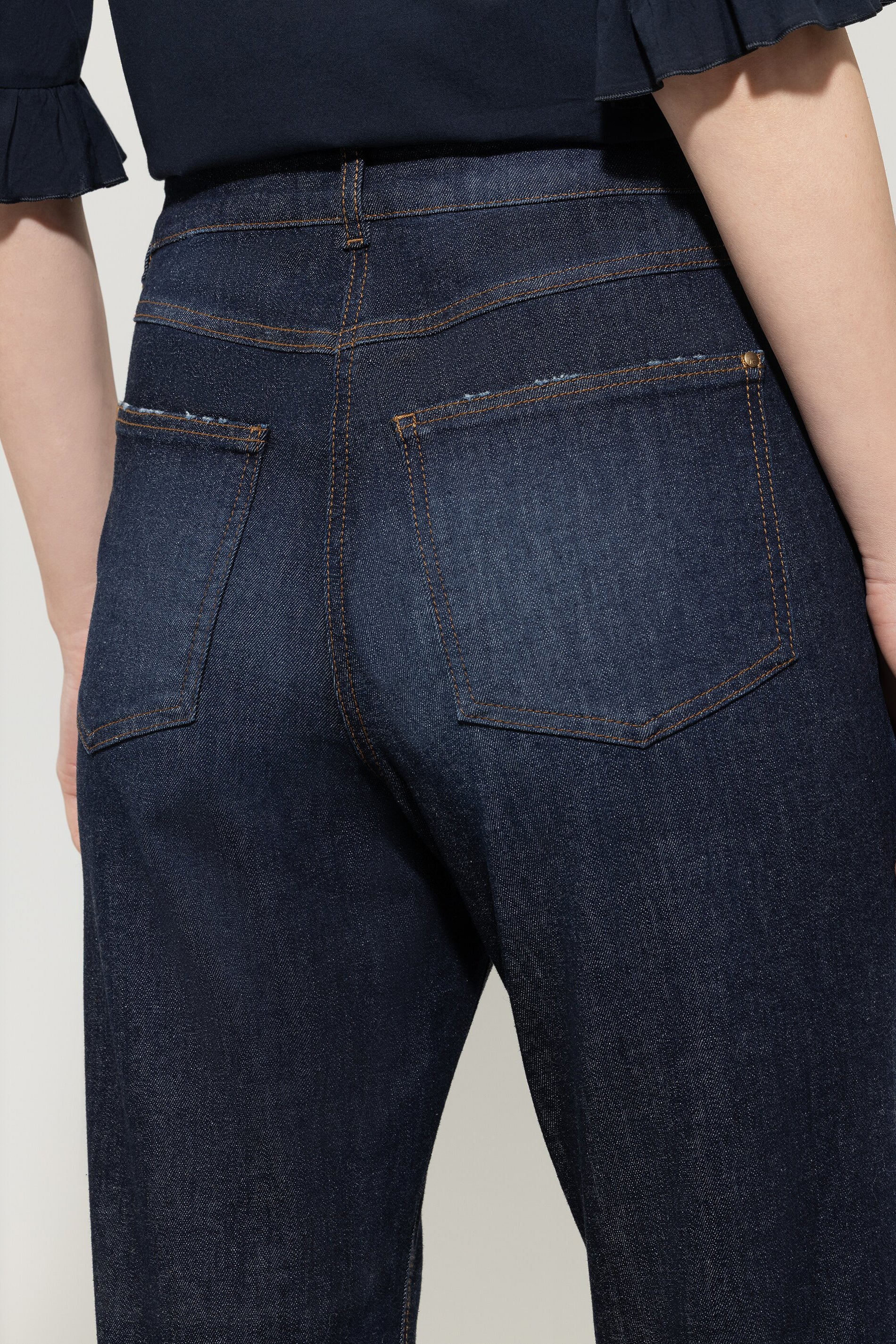 Straightleg-Blue-Denim - denim blue - Standard | Model Detail