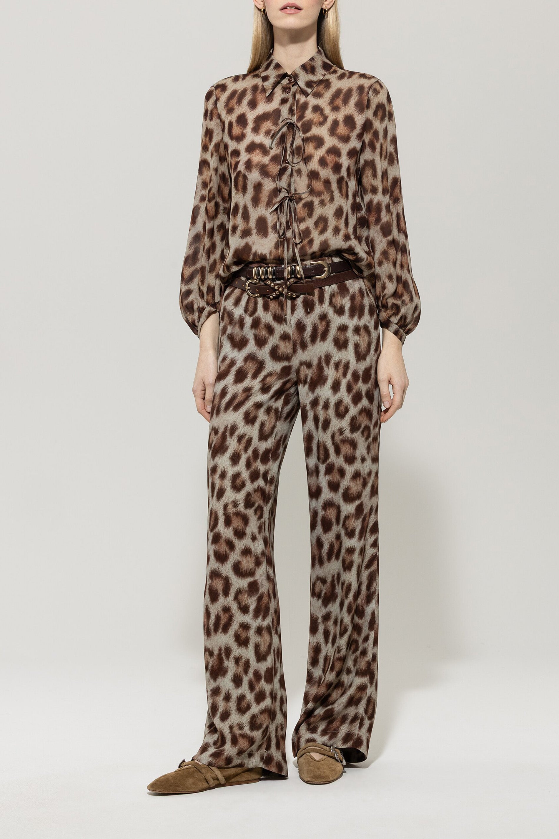 Flared-Pants mit Animal-Print - multi - Standard | Model Front
