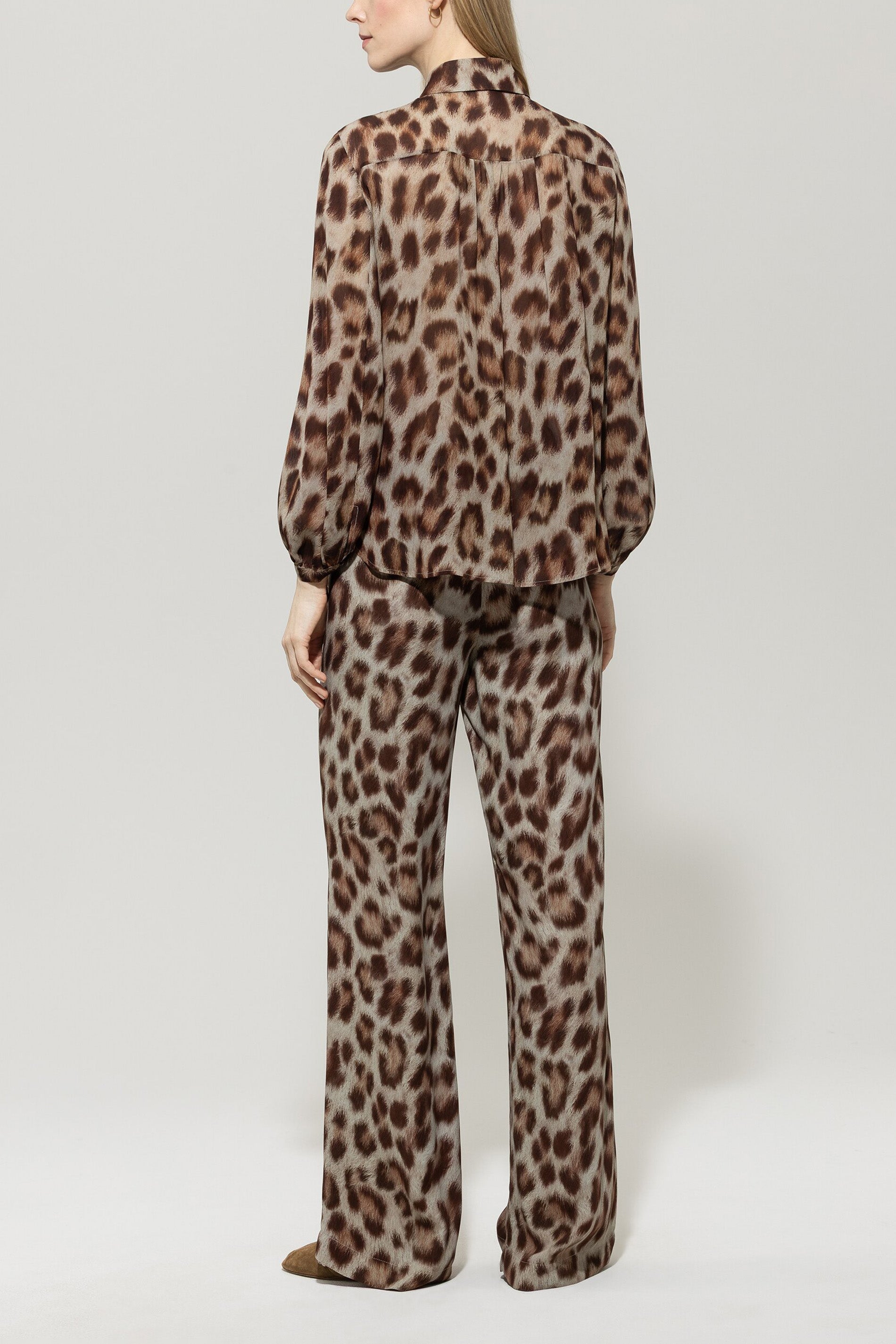 Flared-Pants mit Animal-Print - multi - Standard | Model Rück
