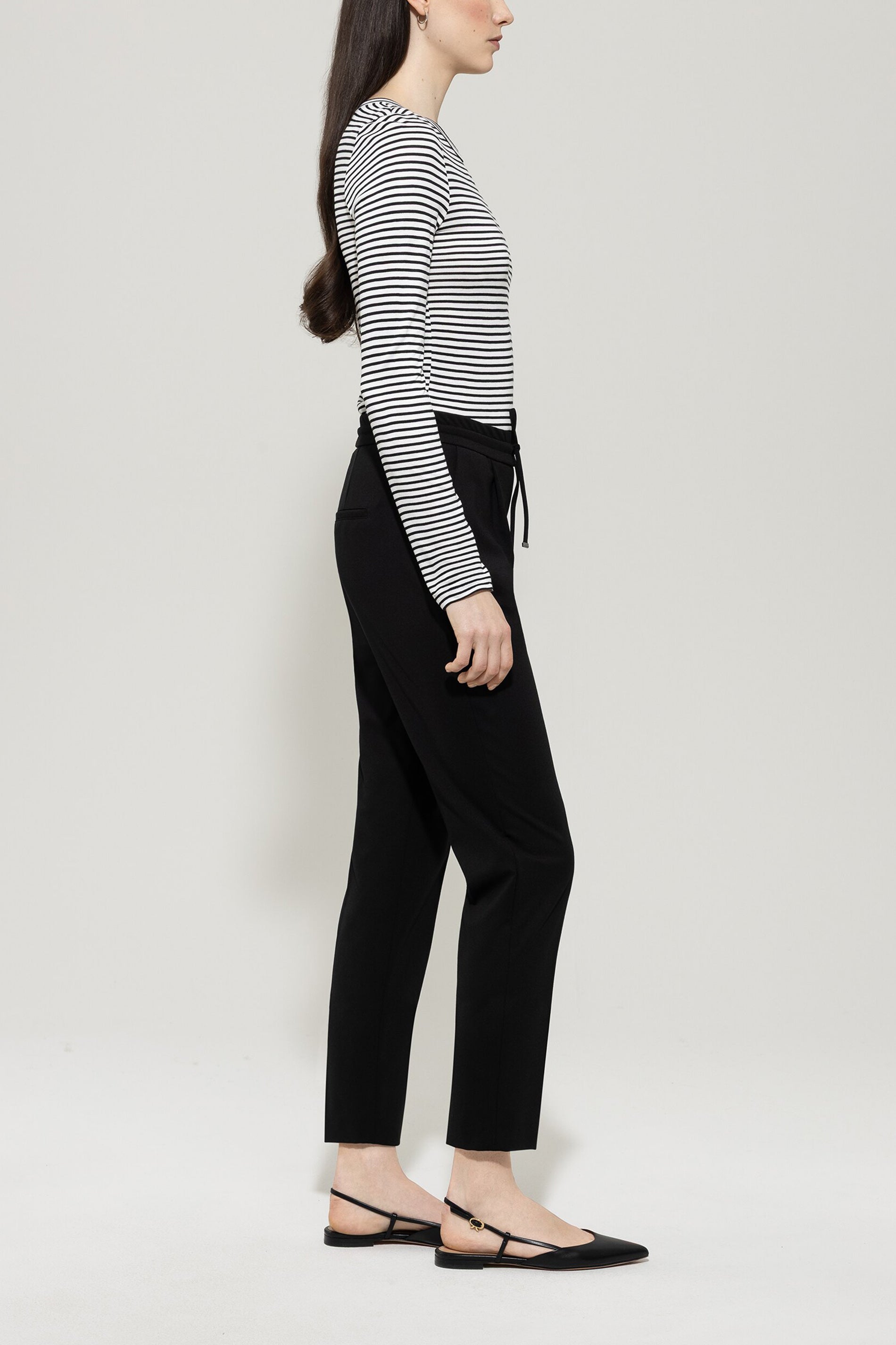 Joggpants aus Punto-Milano - deep black - Standard | Model Seite