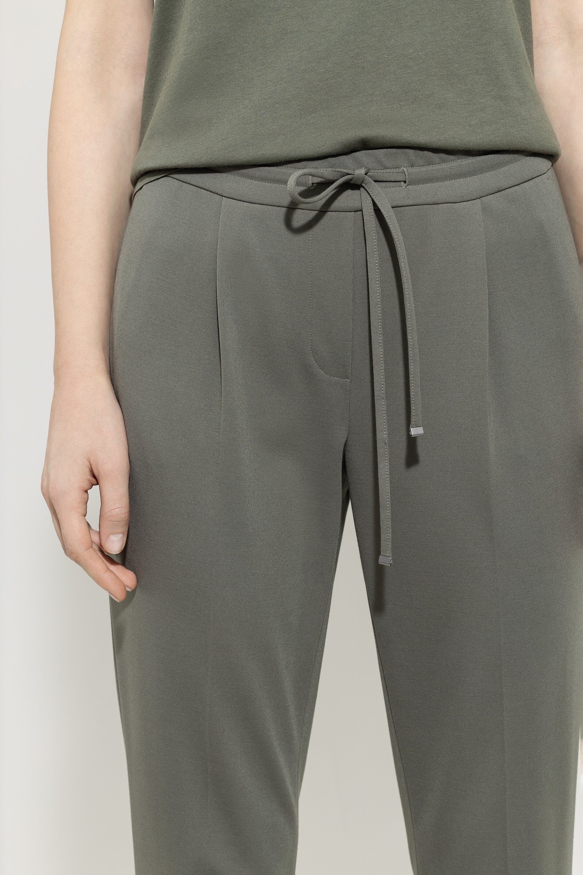 Joggpants aus Punto-Milano - cool khaki - Standard | Model Detail