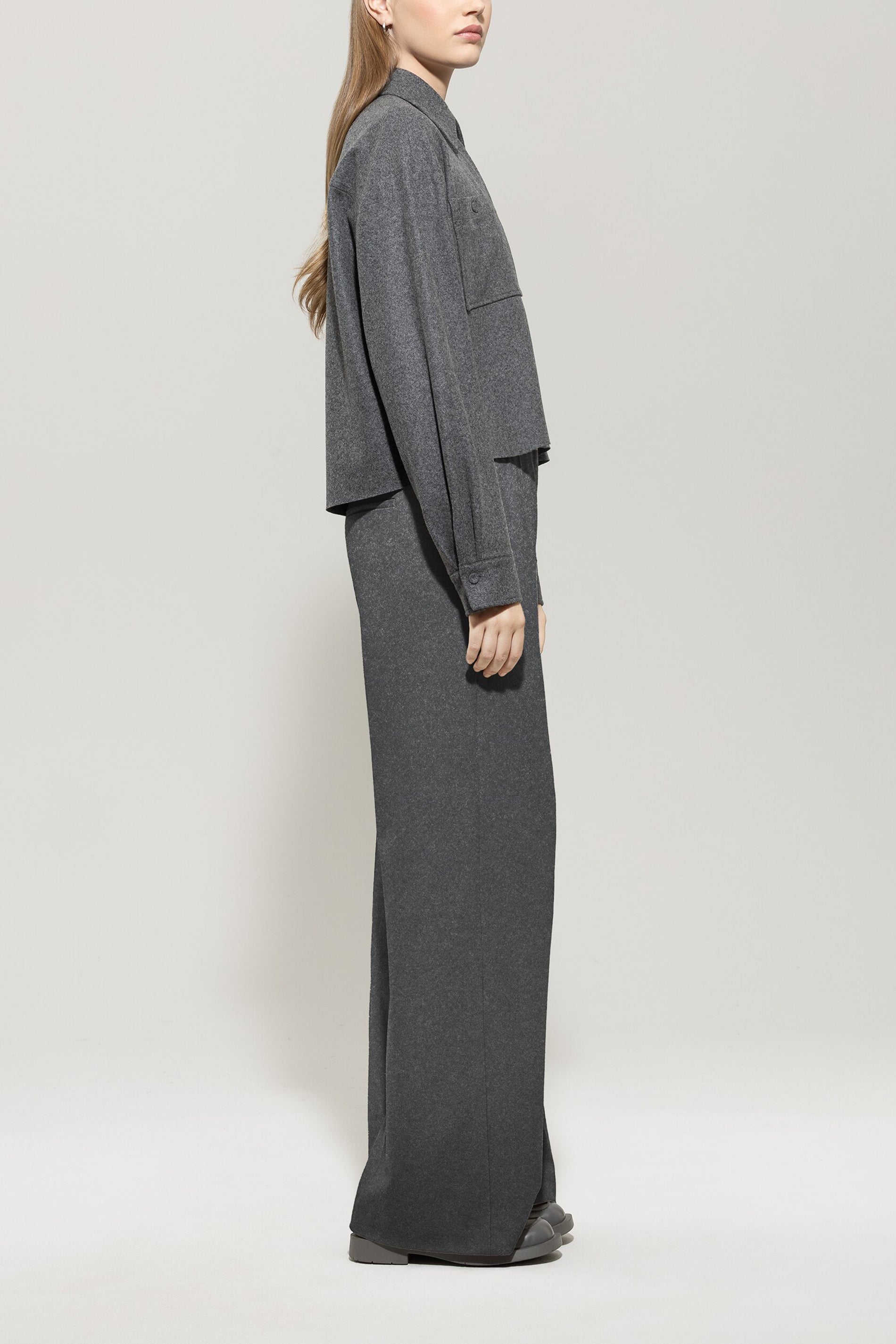 Flanell-Wideleg-Pants - dark grey melange - Standard | Model Seite