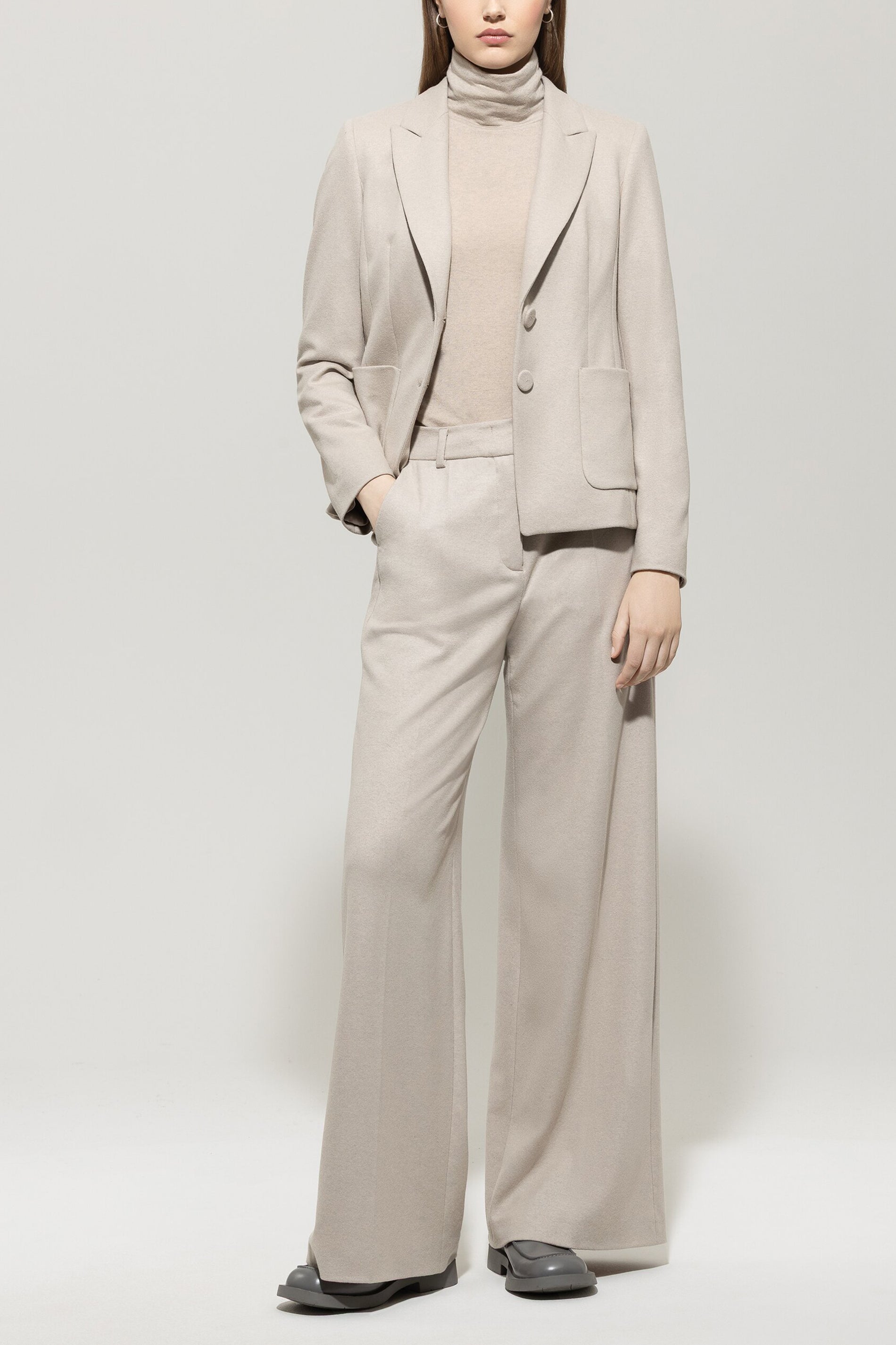 Flanell-Wideleg-Pants - oyster - Standard | Model Front