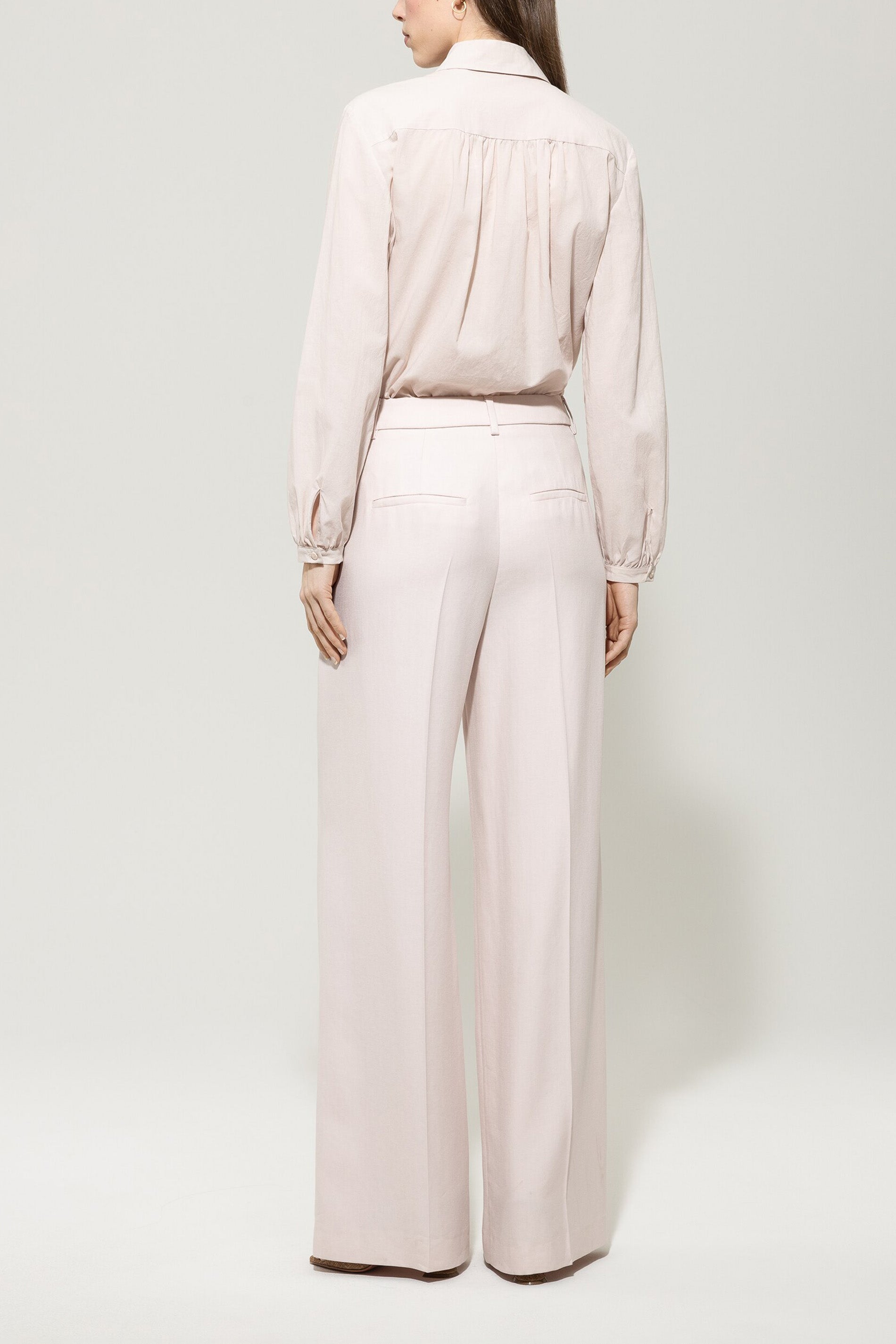 Gabardine-Wideleg-Pants - creamy powder - Standard | Model Rück