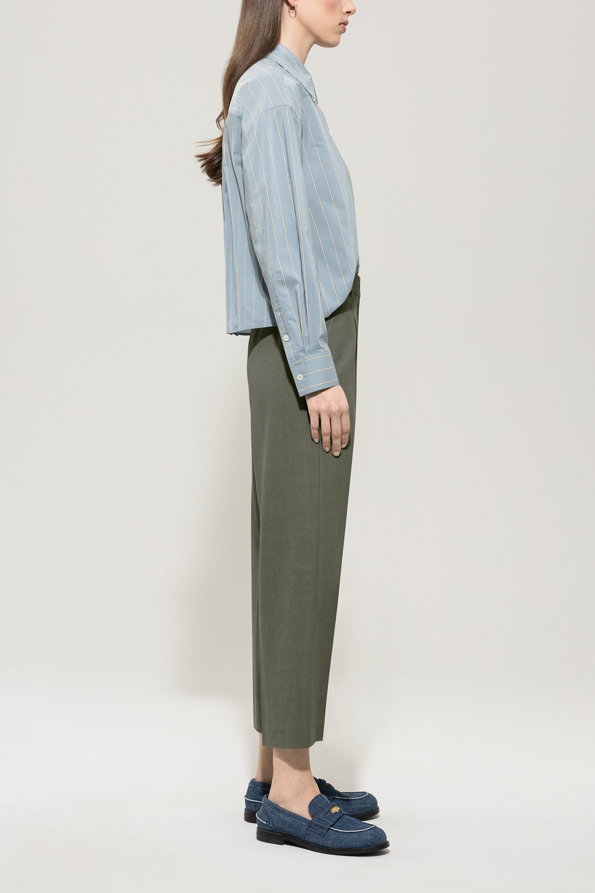 Tapered mit Panama-Bindung - cool khaki - Standard | Model Seite