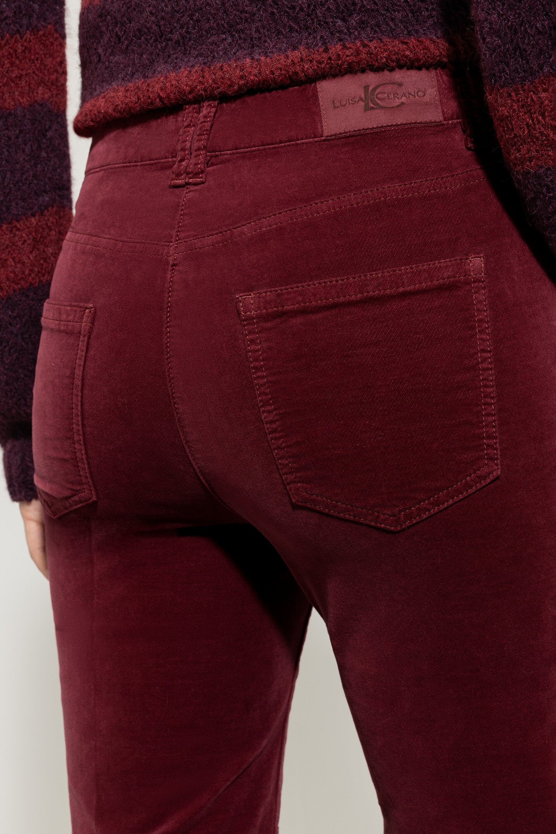 Bootcut-Samt-Pants - berry red - Standard | Model Detail
