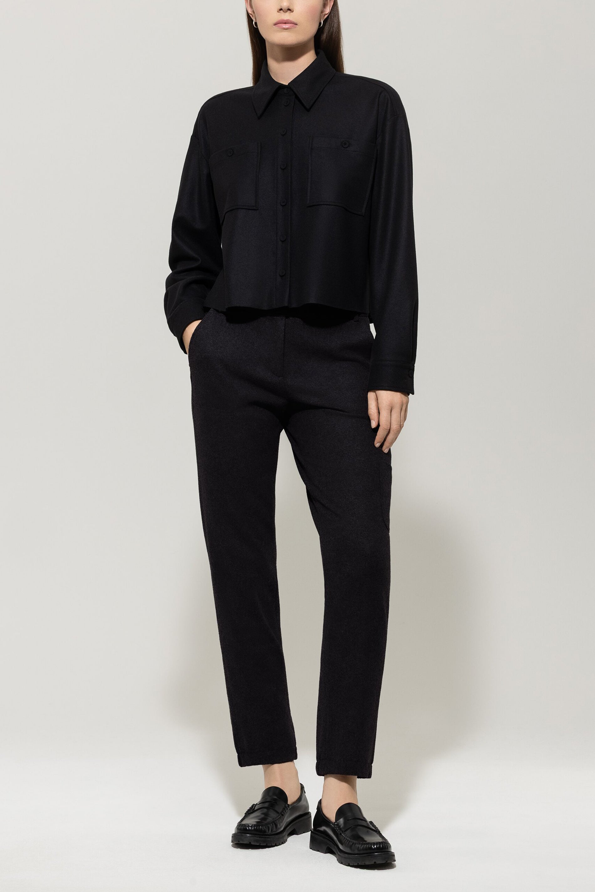 Tapered-Flanell-Joggpants - deep black - Standard | Model Front