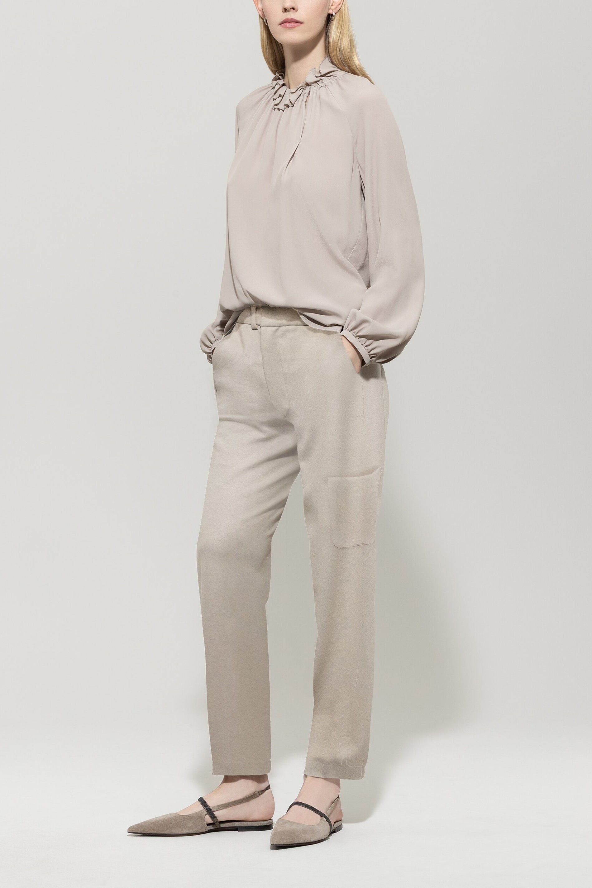Tapered-Flanell-Joggpants - oyster - Standard | Model Front
