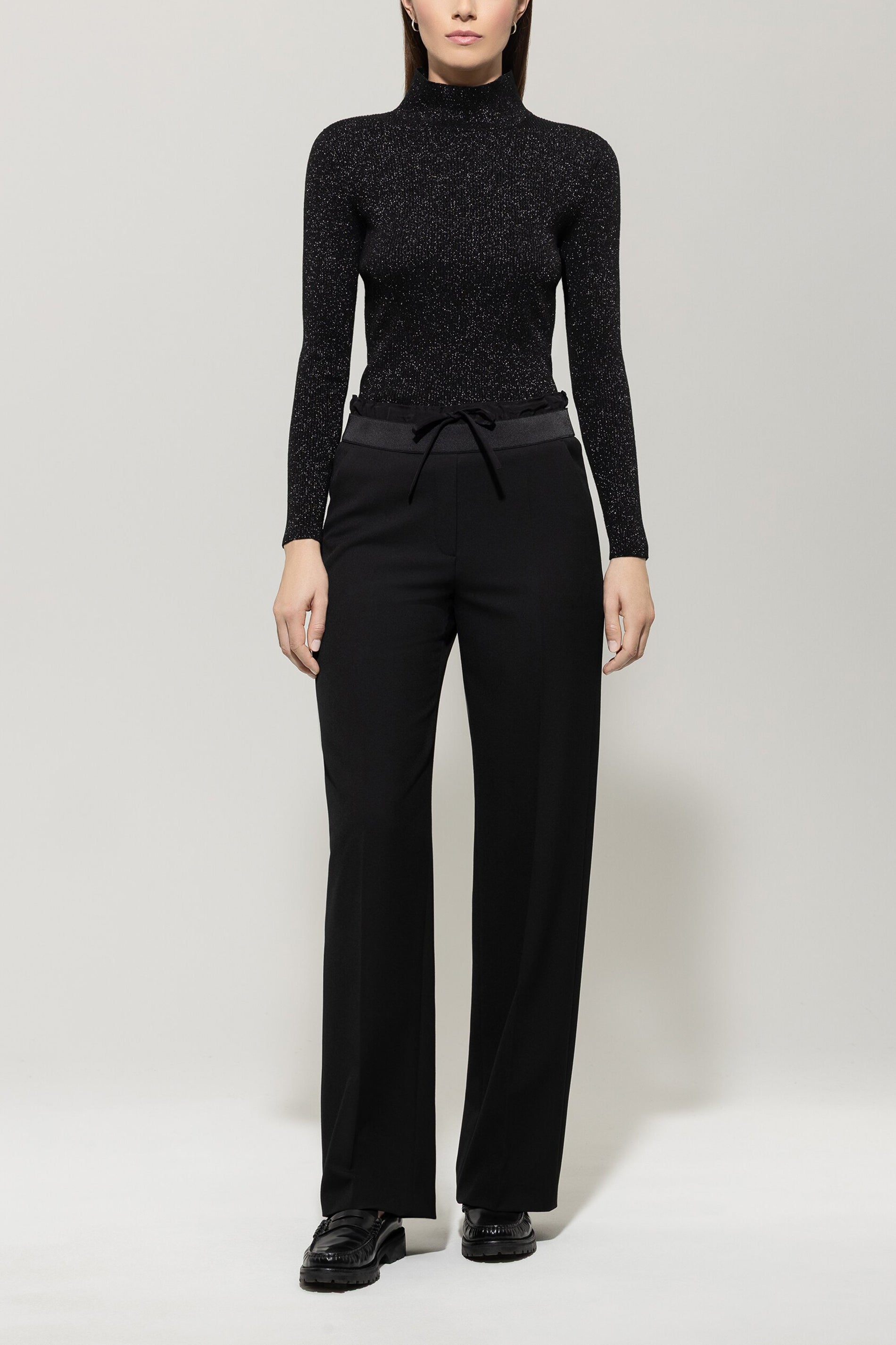 Wideleg-Pants mit Kordelzug - deep black - Standard | Model Front