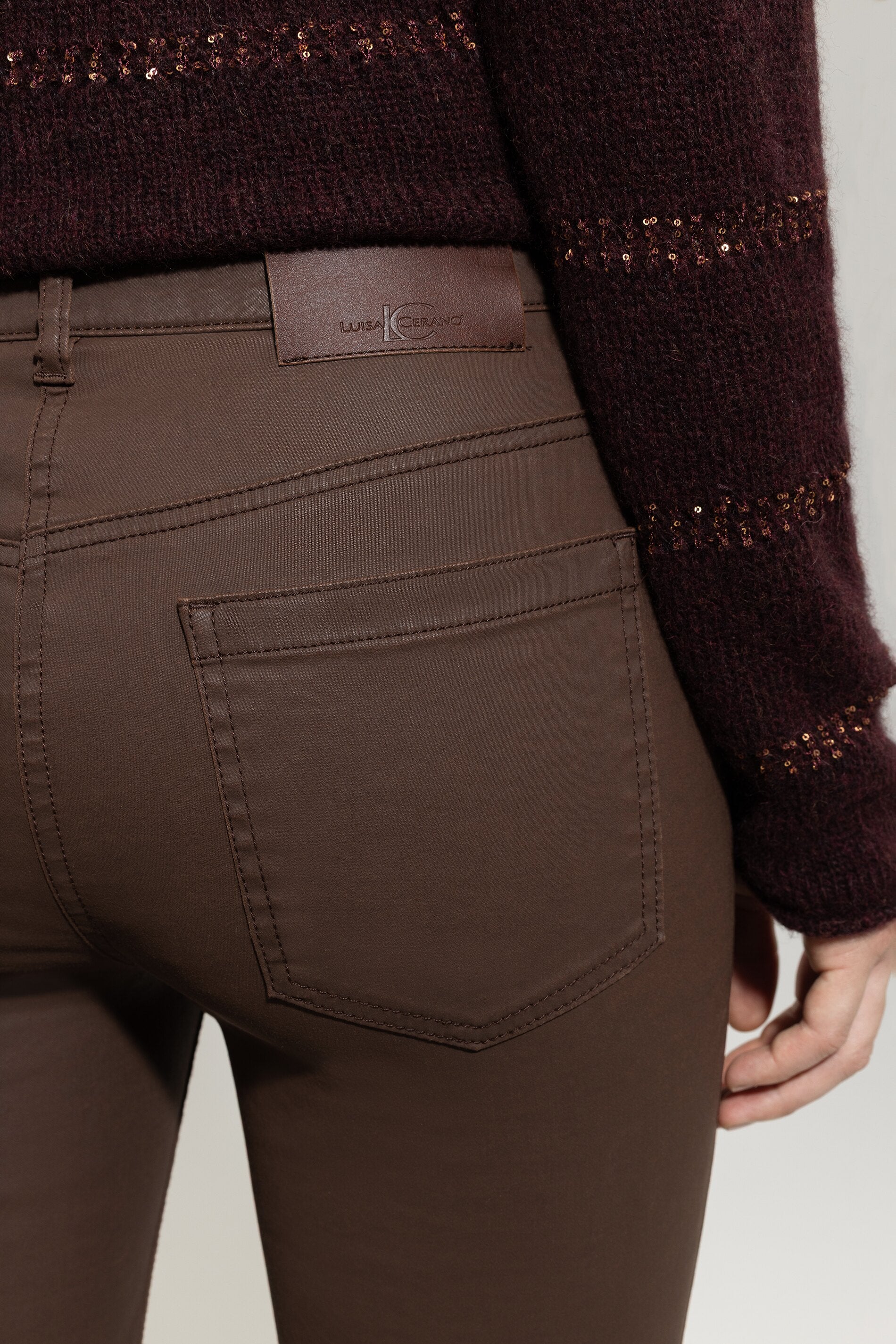 Tapered-Pants in Leder-Optik - walnut - Standard | Model Detail
