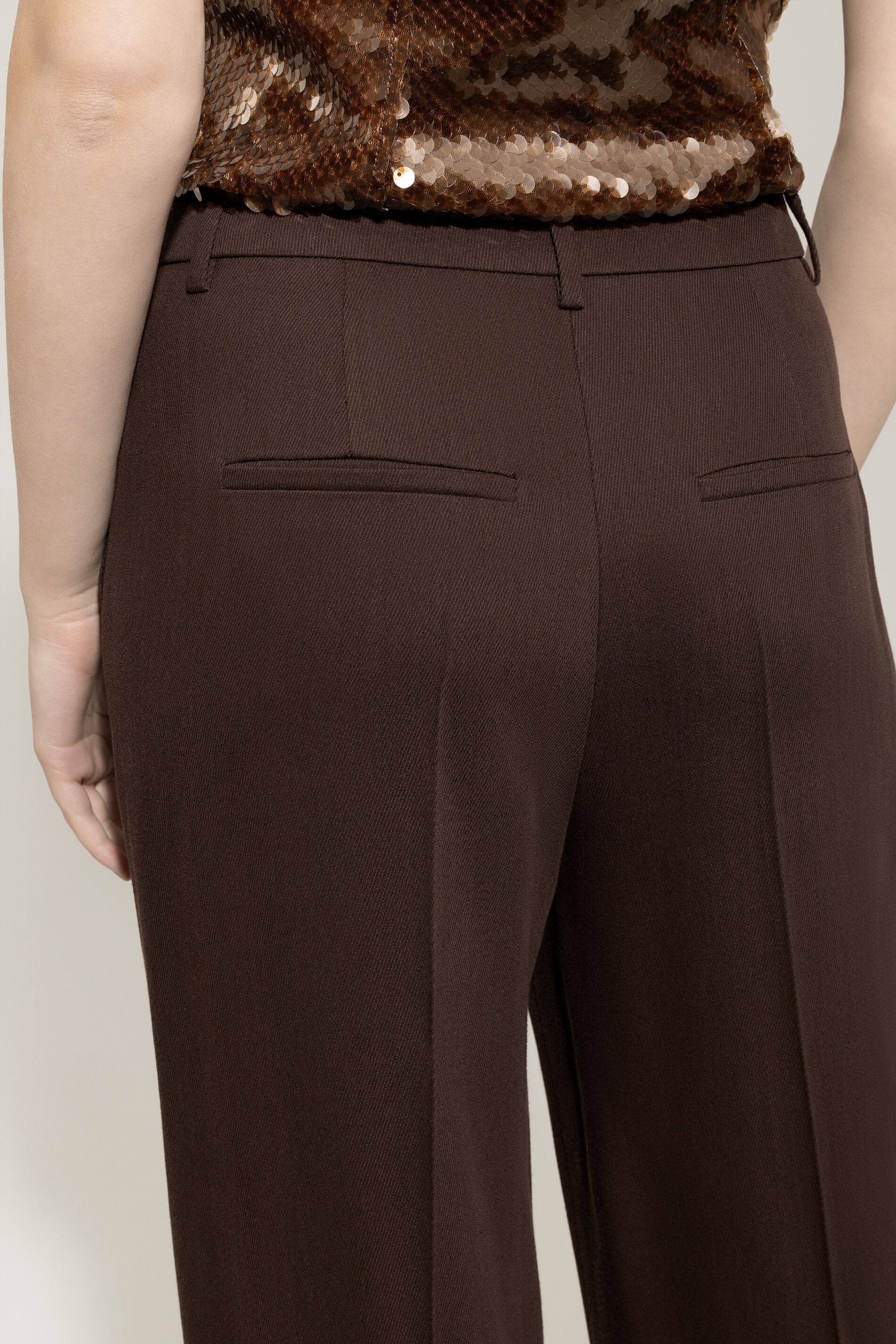 Gabardine-Wideleg-Pants - espresso - Standard | Model Detail