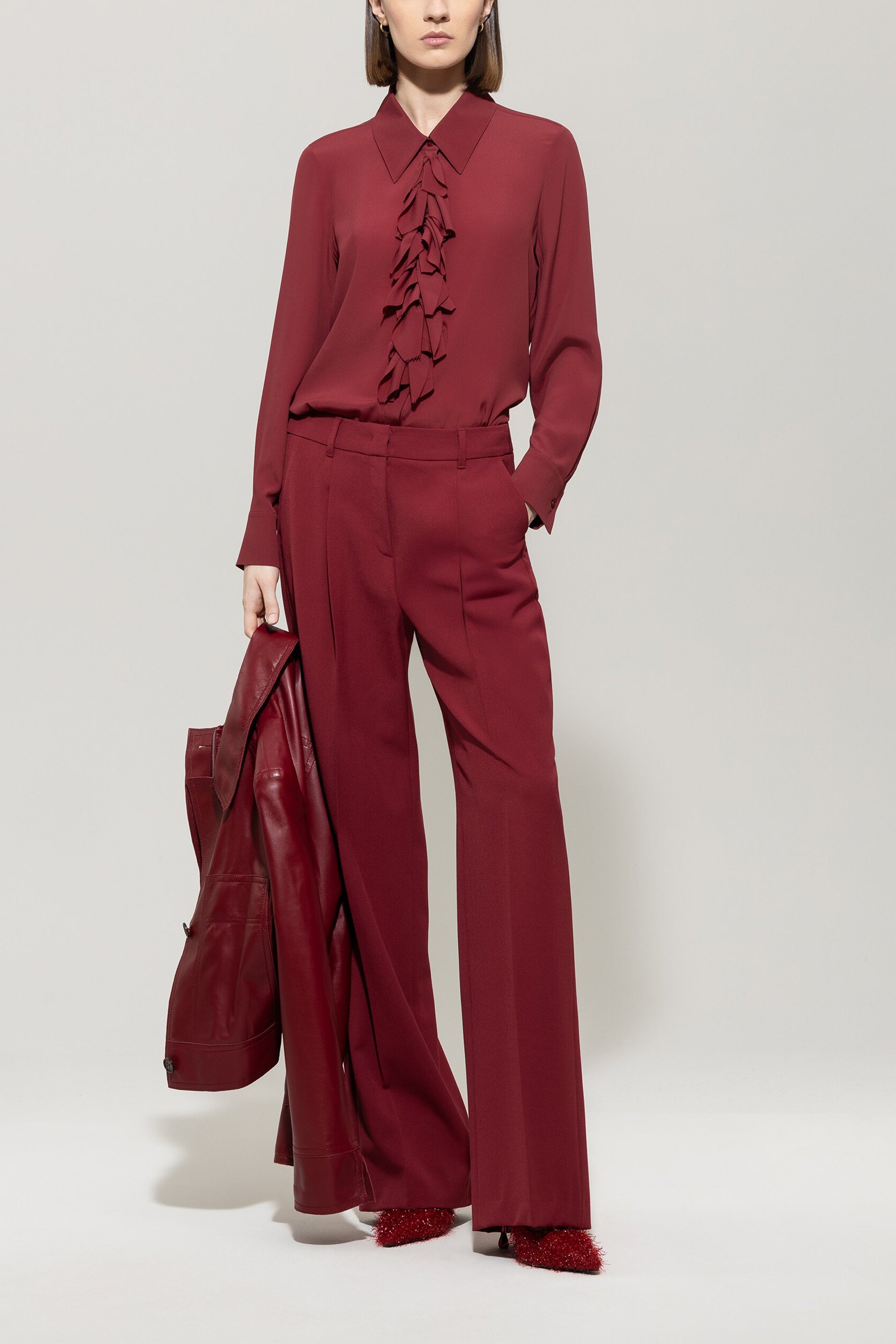 Wideleg-Pants mit Bundfalten - berry red - Standard | Model Front