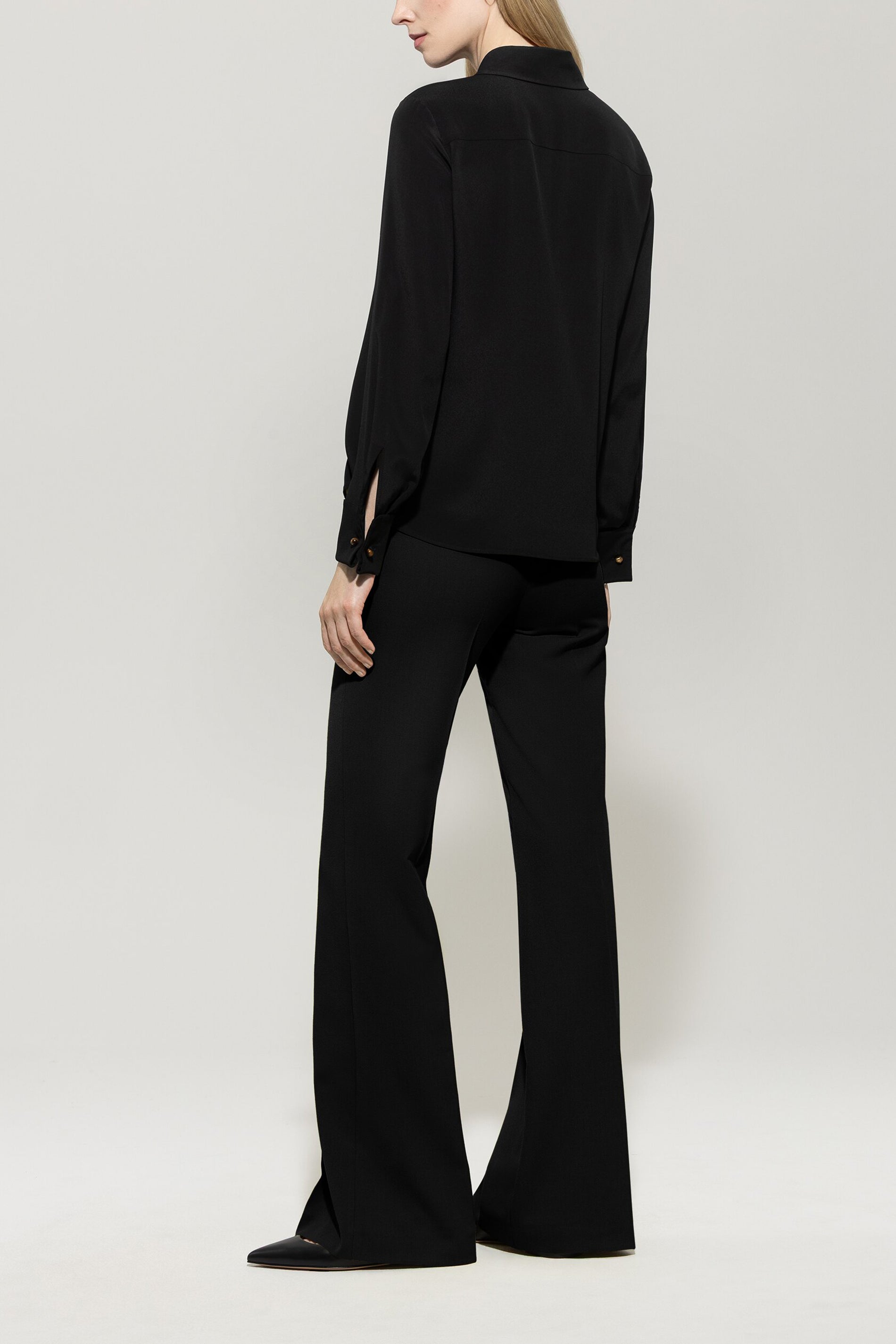 Bootcut-Sailor-Pants - deep black - mit Knöpfen | Model Rück