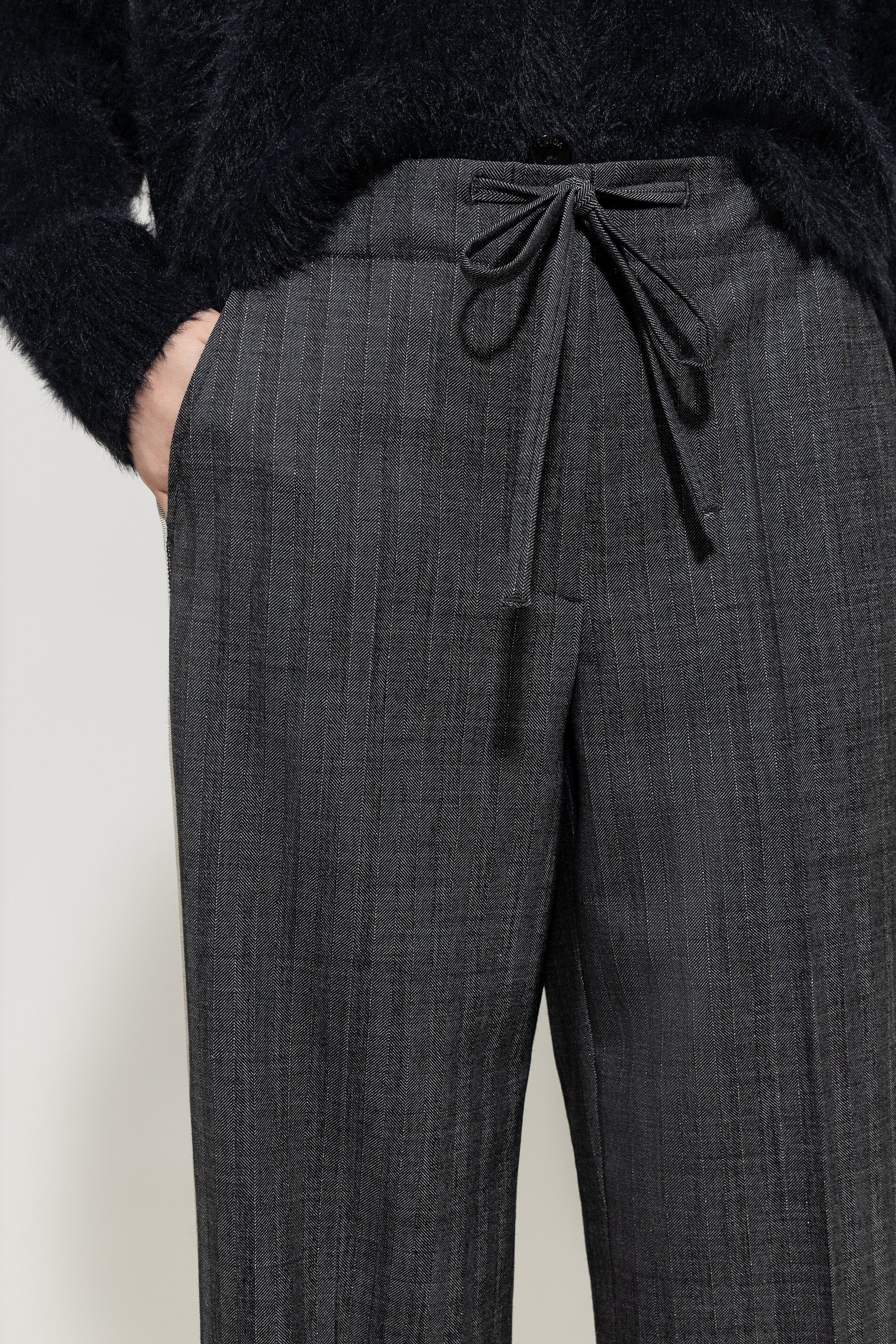 Pinstripe-Straight-Joggpants - multi - Standard | Model Detail
