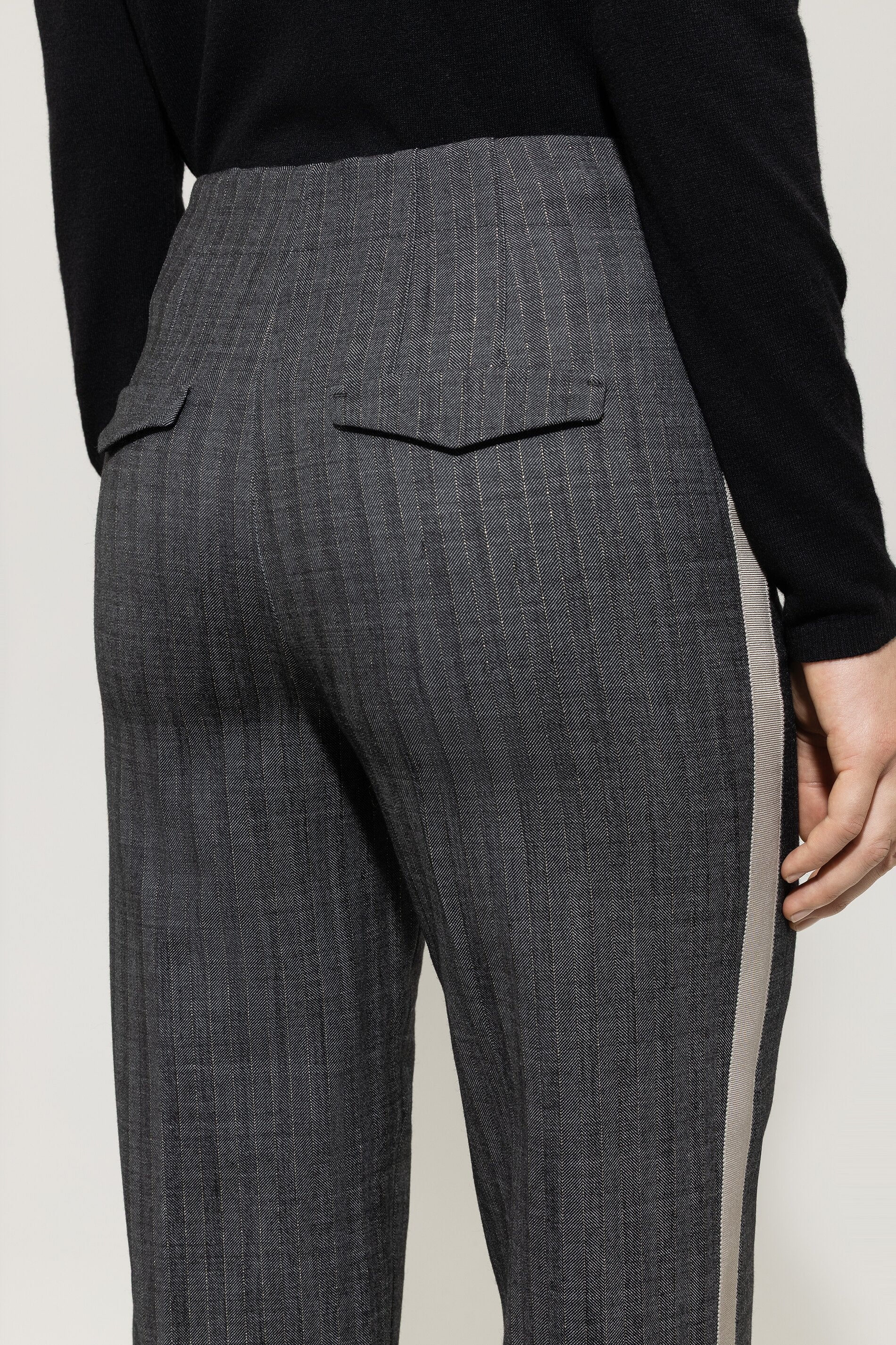Pinstripe-Straight-Joggpants - multi - mit Band | Model Detail