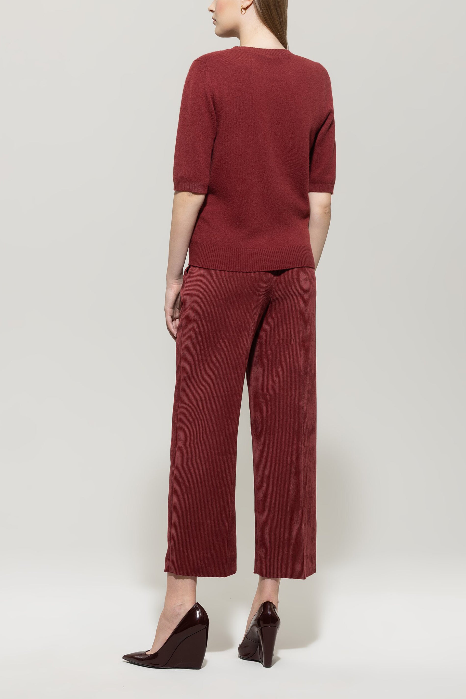 Cord-Wideleg-Joggpants - berry red - ohne Bund | Model Rück