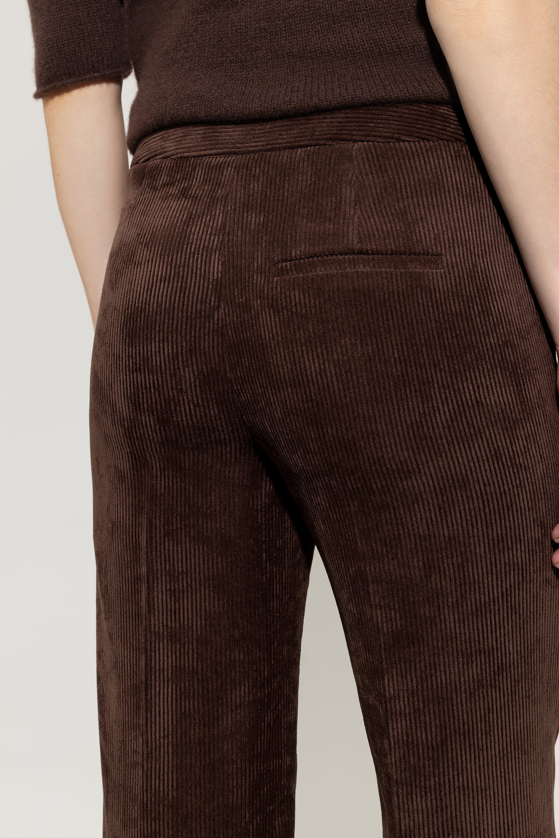 Cord-Wideleg-Joggpants - espresso - ohne Bund | Model Detail