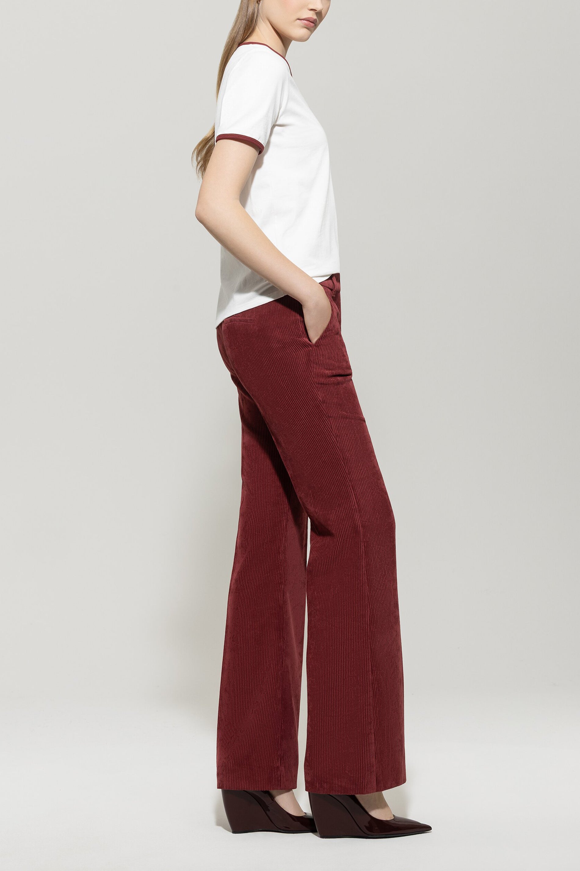 Flared-Cord-Pants - berry red - Standard | Model Seite