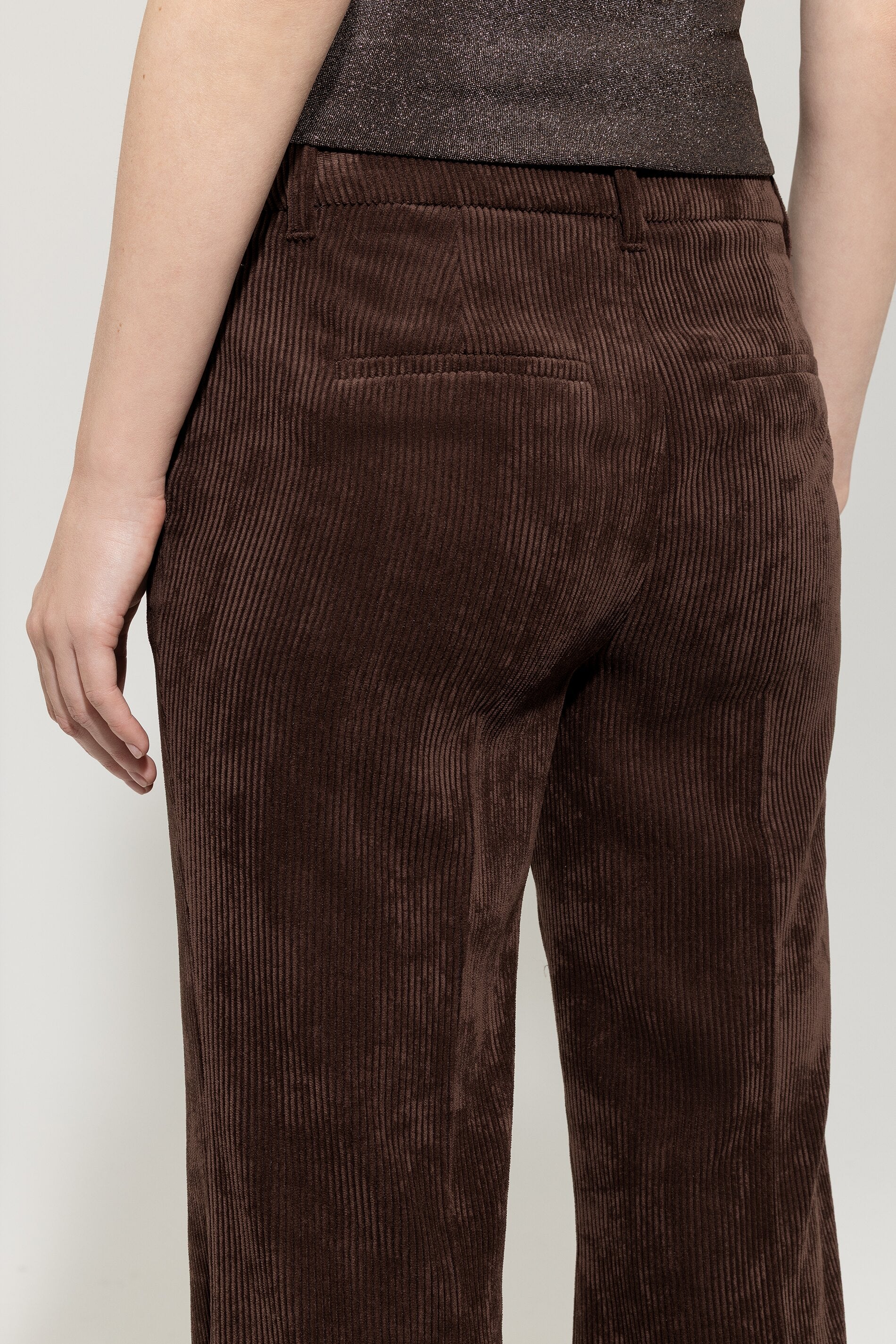 Flared-Cord-Pants - espresso - Standard | Model Detail
