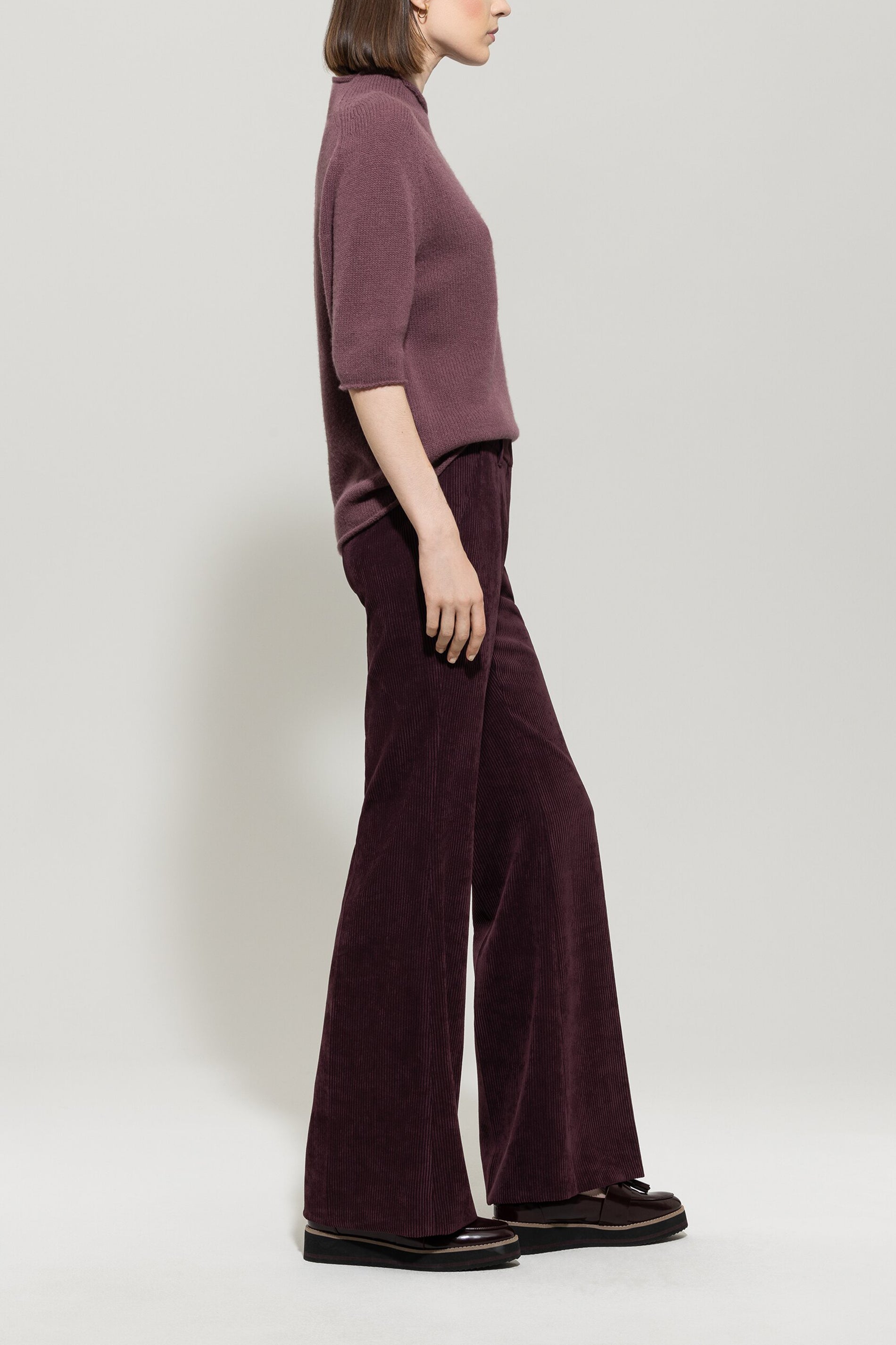 Flared-Cord-Pants - burgundy - Standard | Model Seite