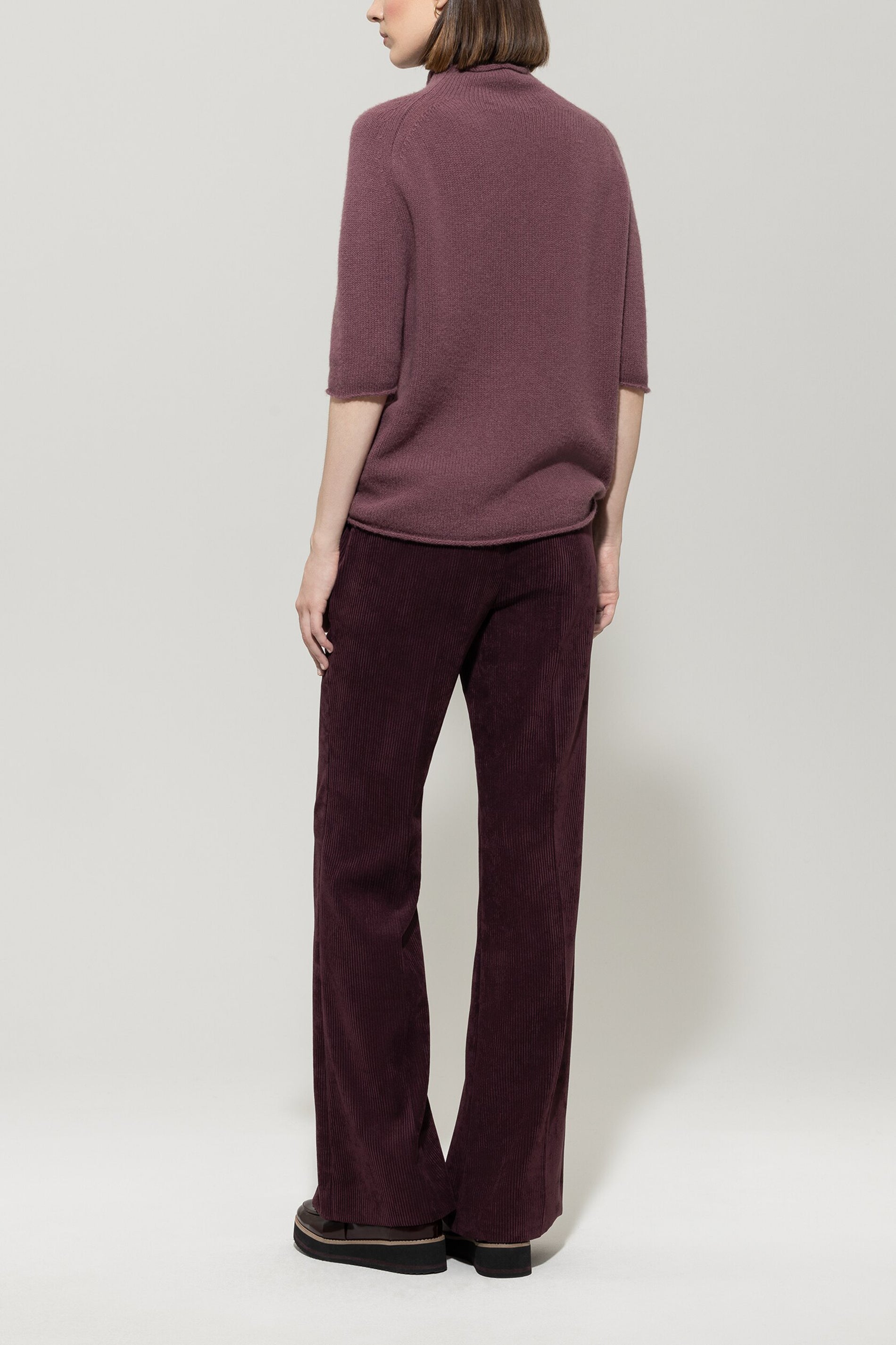 Flared-Cord-Pants - burgundy - Standard | Model Rück