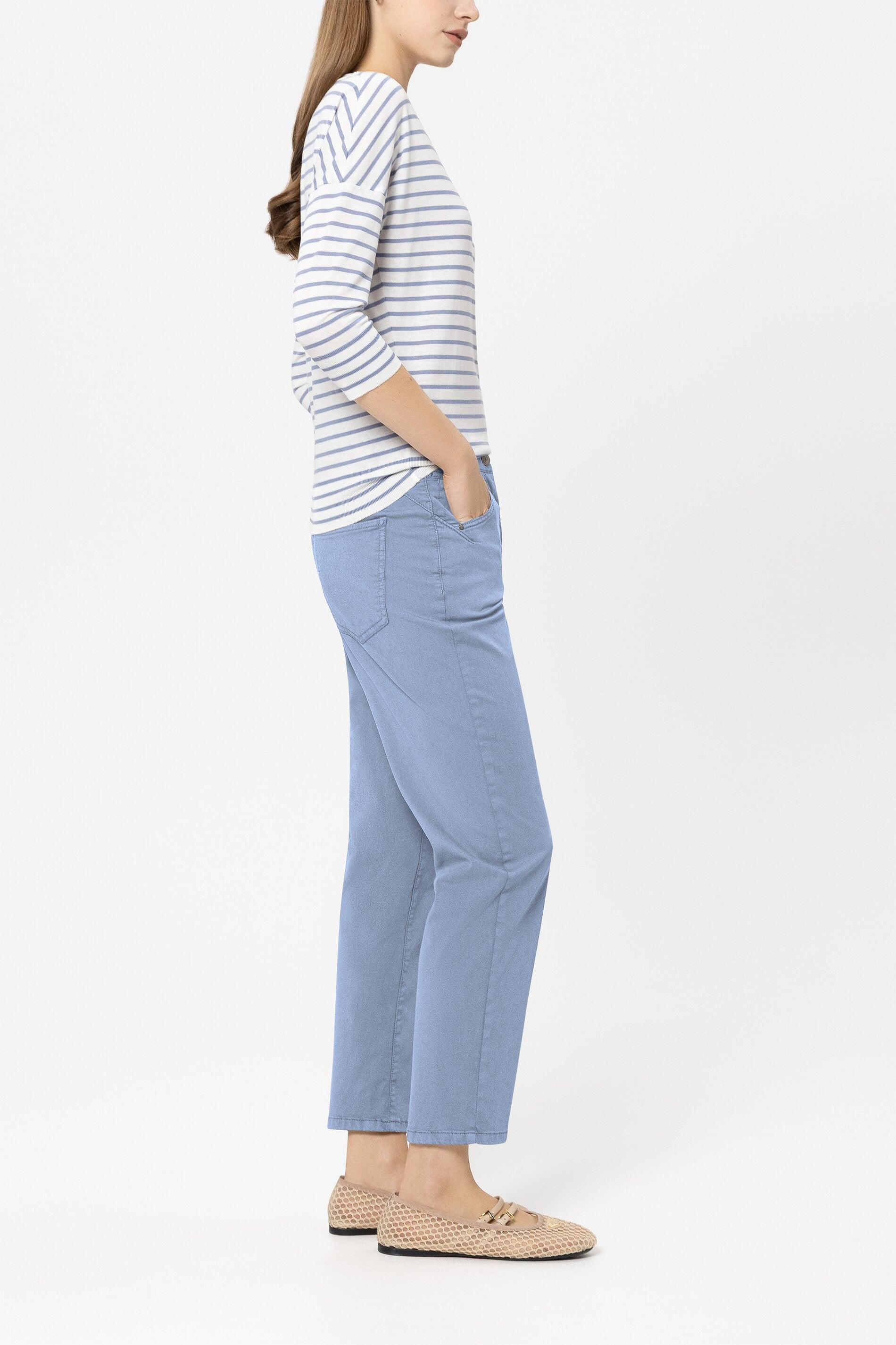 High-Stretch-Tapered-Denim - casual blue - Standard | Model Seite