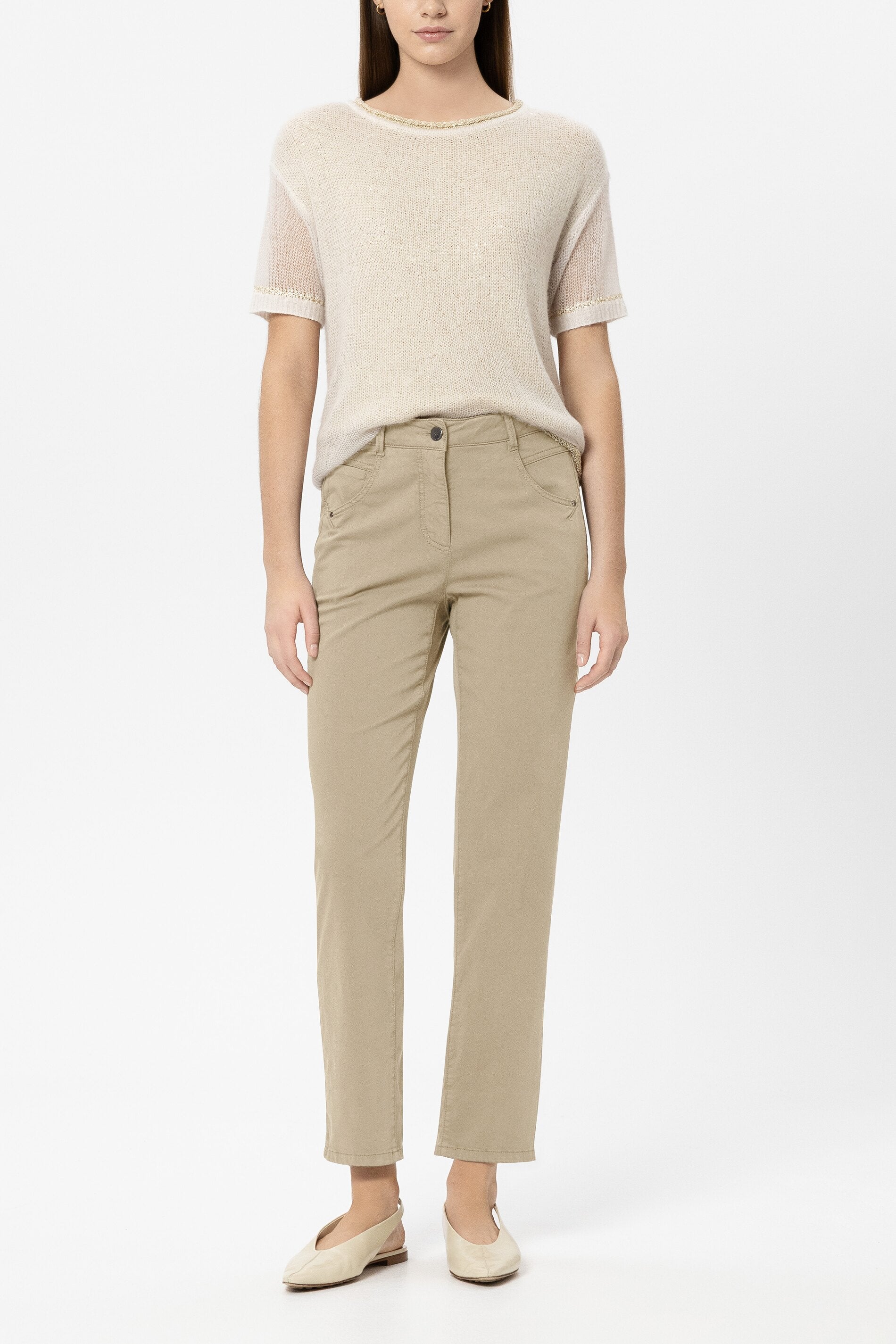 High-Stretch-Tapered-Denim - sand - Standard | Model Front
