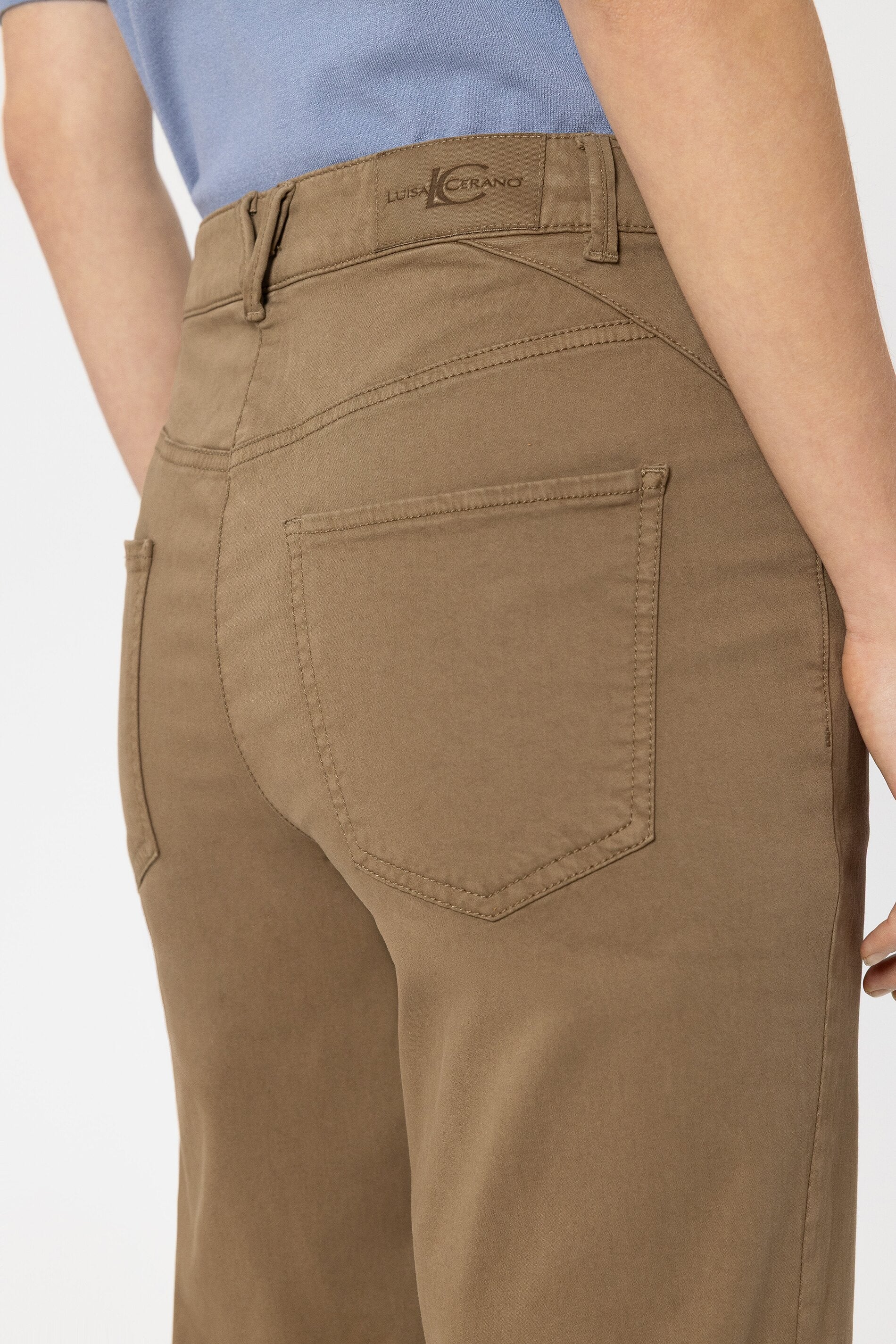 High-Stretch-Tapered-Denim - tobacco - Standard | Model Detail