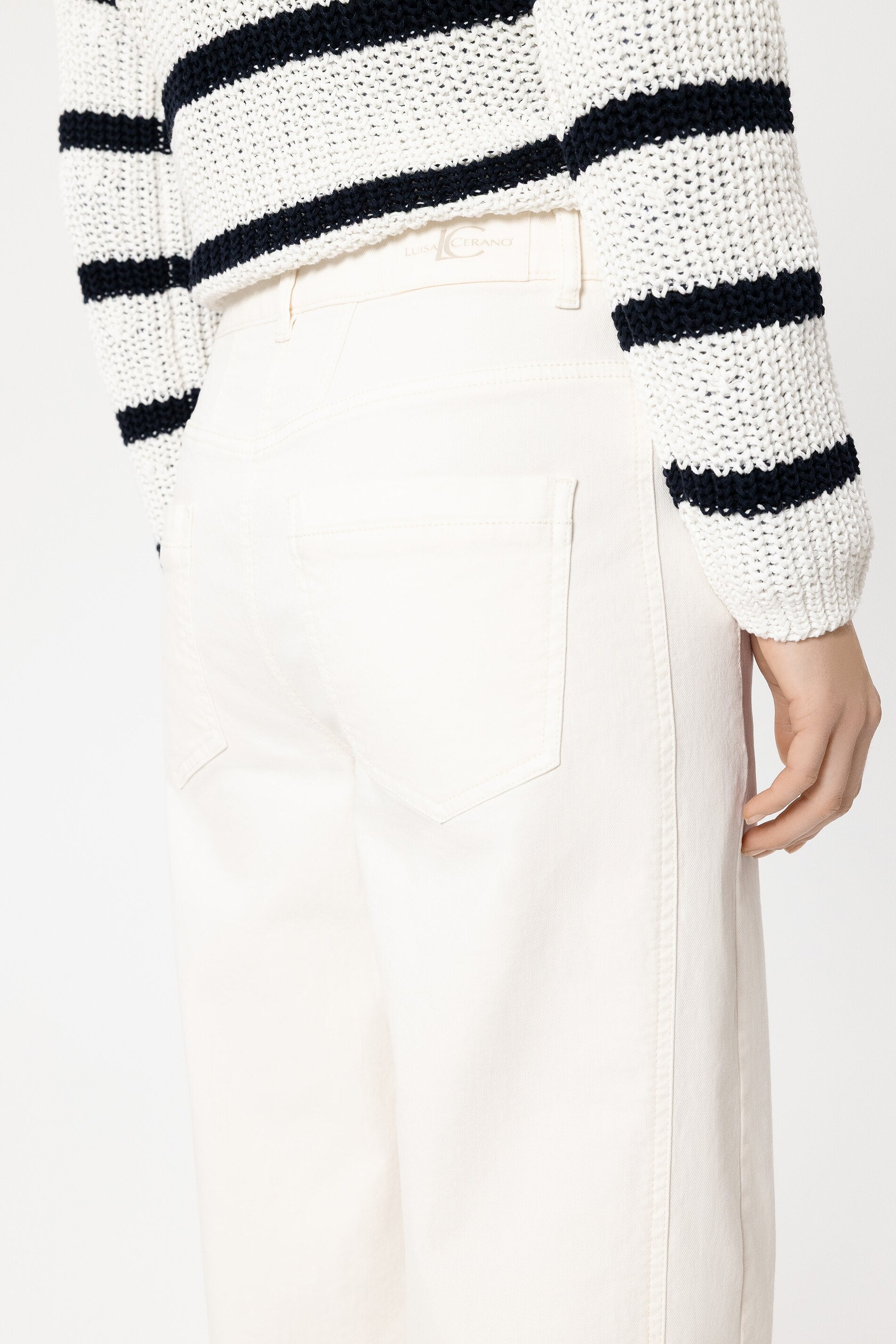 Authentic-Barrelleg-Denim - cream - Standard | Model Detail