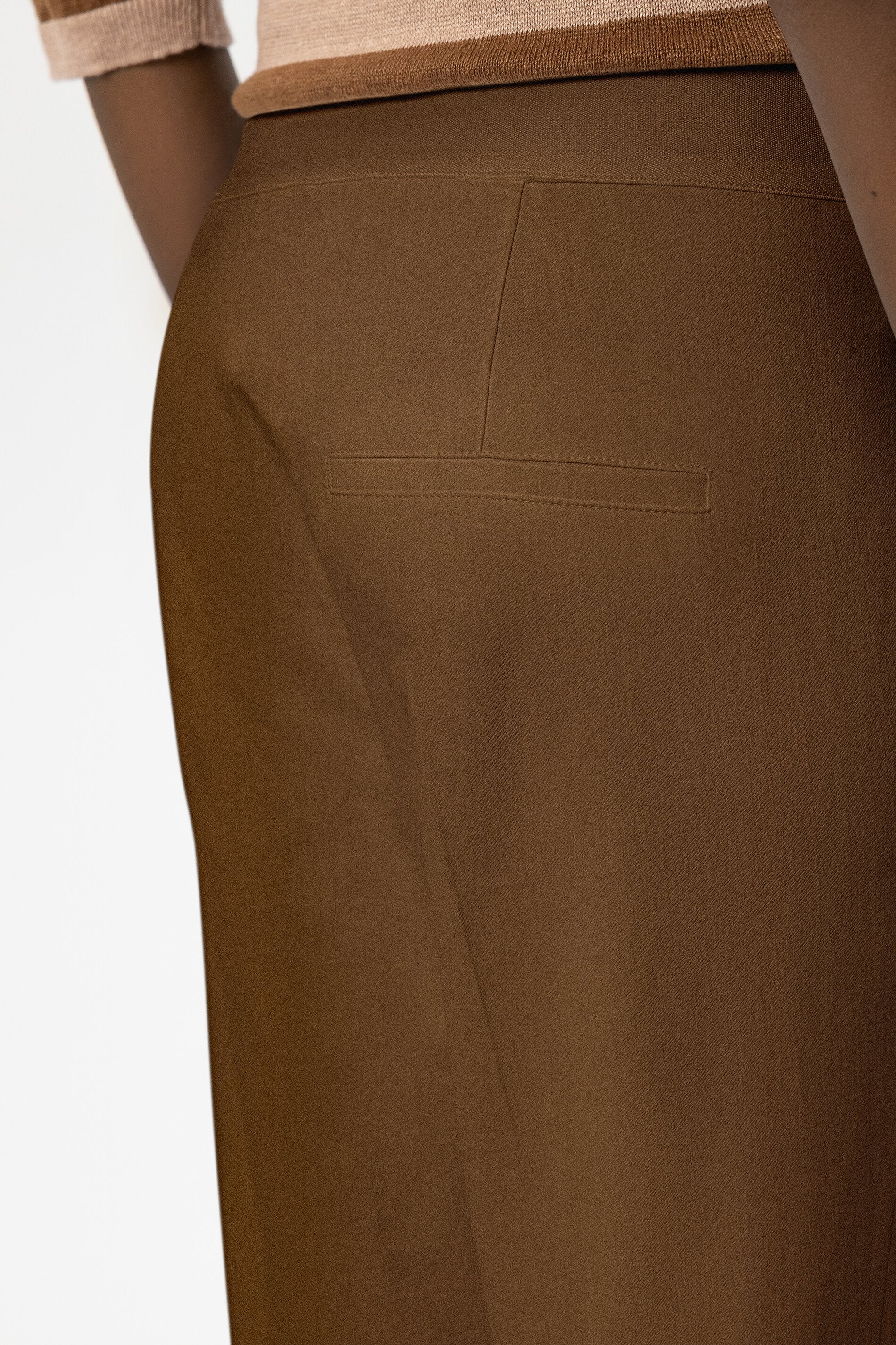 Slim-Tailored-Pants - dark terracotta - Standard | Model Detail