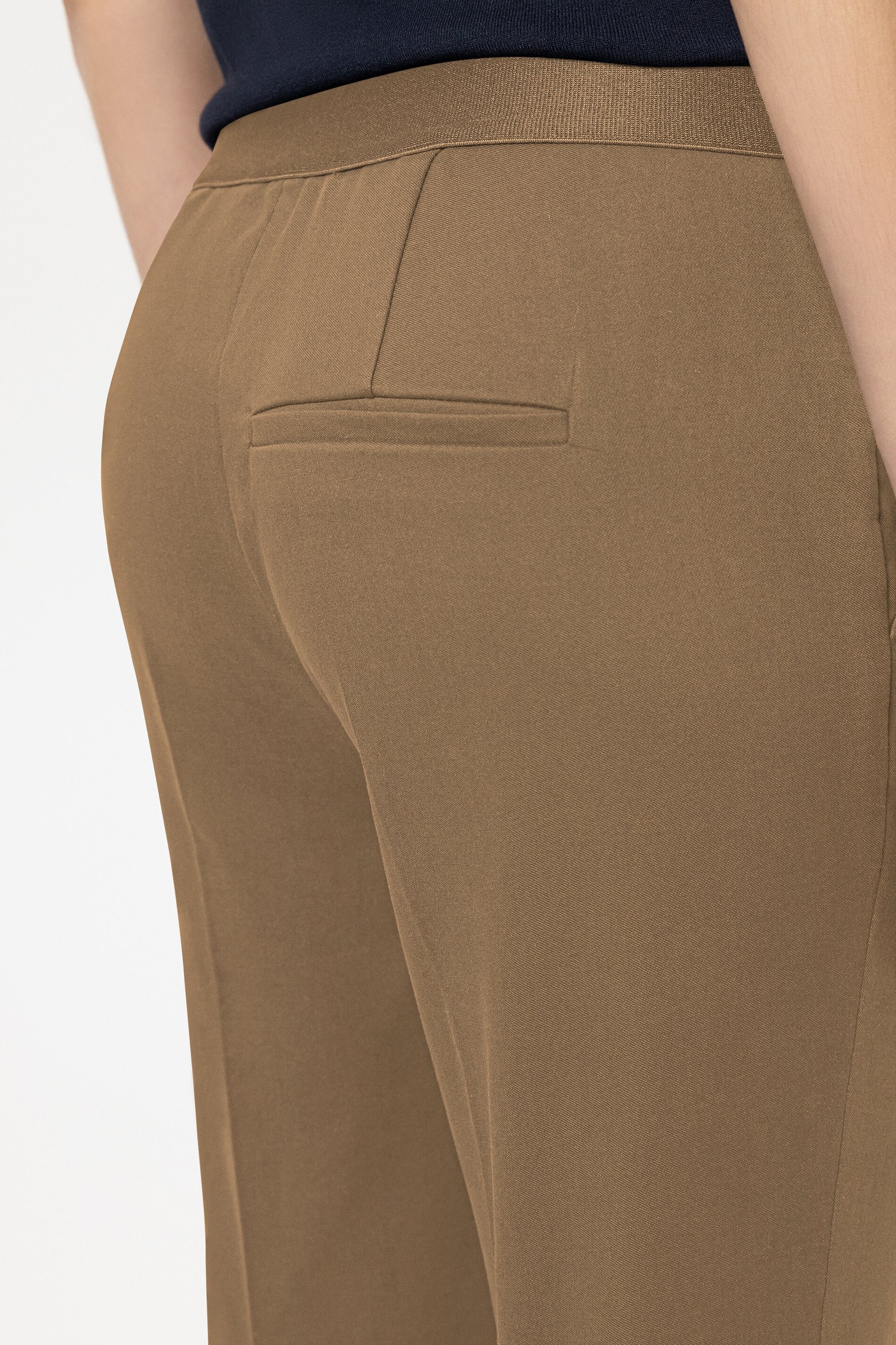 Gabardine-Slimtailored-Pants - tabacco - Standard | Model Detail