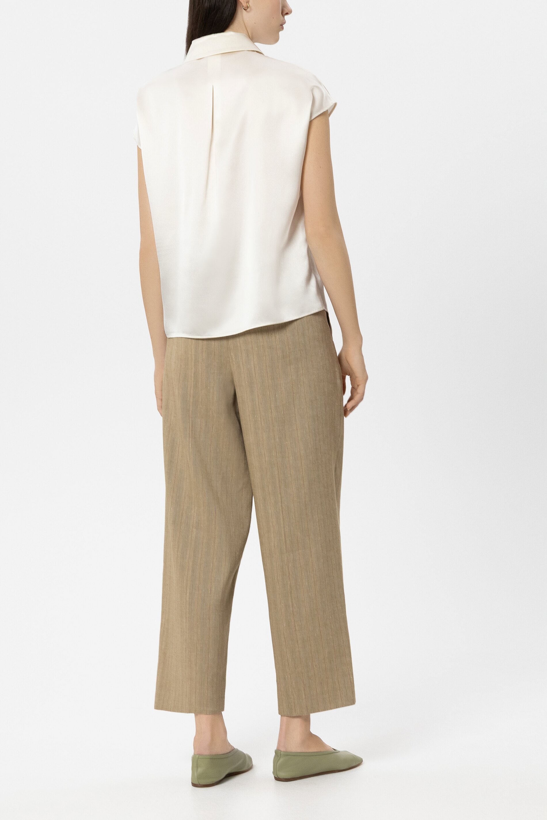 Tapered-Pants aus Leinen-Mix - sand - Standard | Model Rück