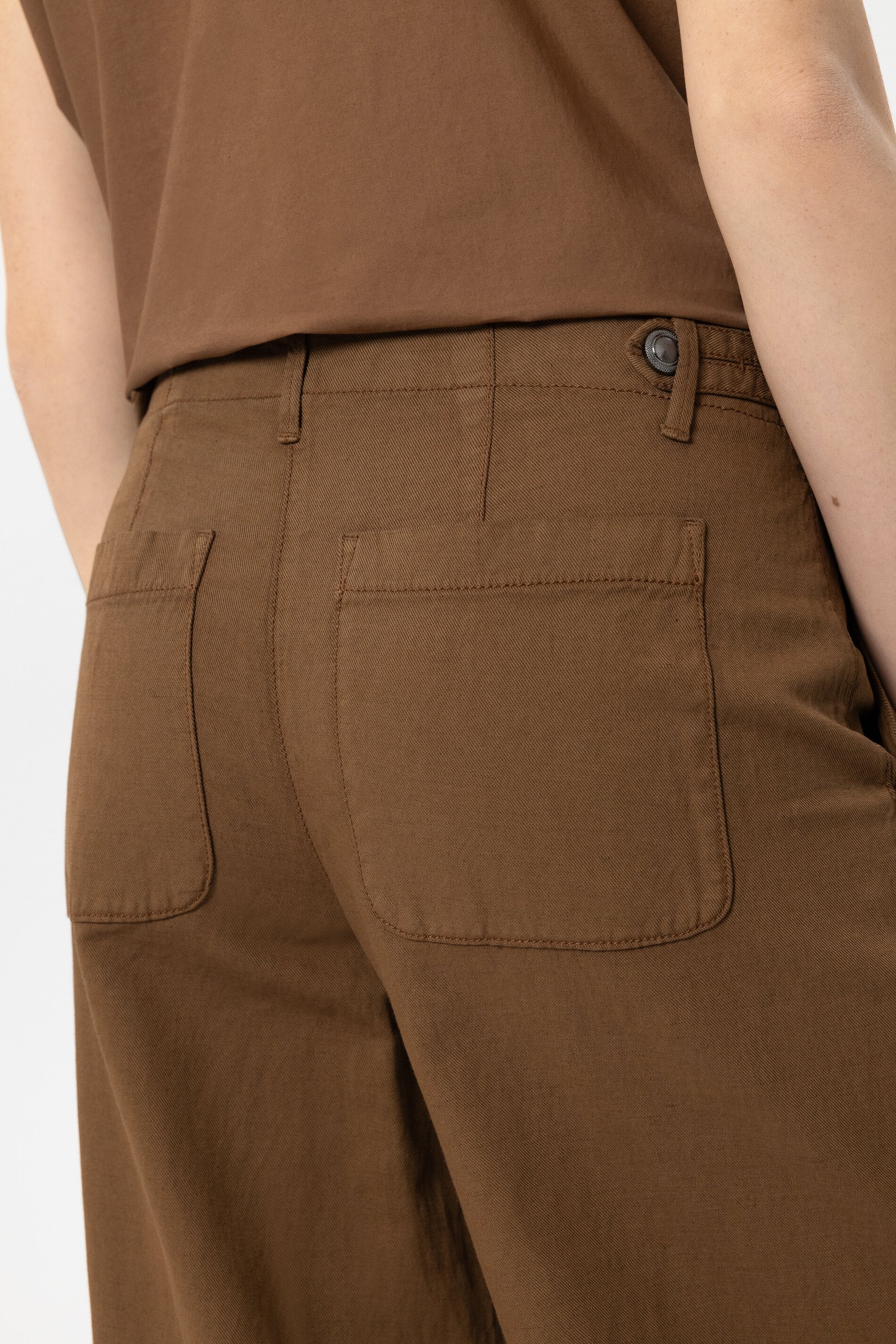 Wideleg-Chino aus Leinen-Mix - dark terracotta - Standard | Model Detail