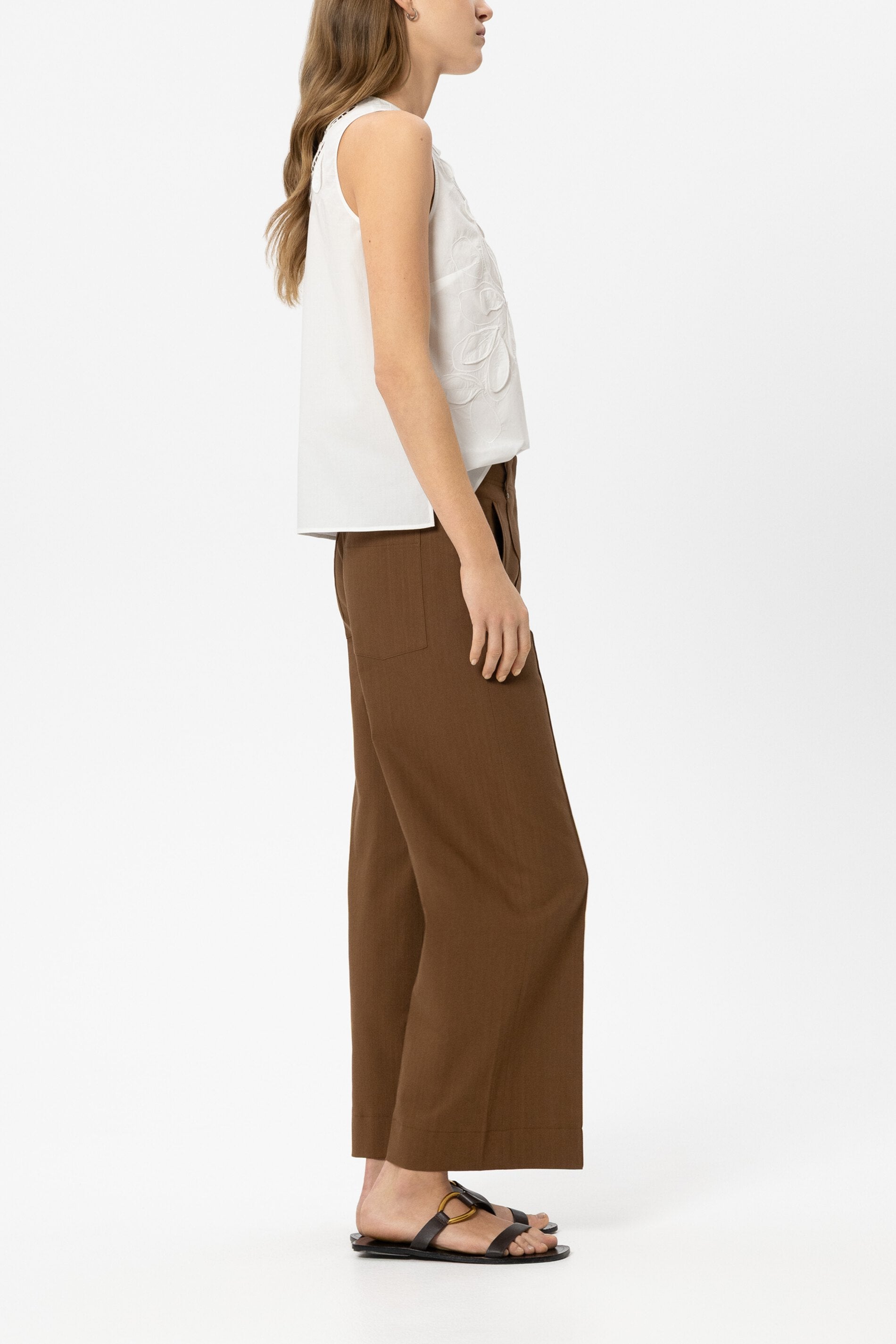 Twill-Wideleg-Pants - dark terracotta - Standard | Model Seite