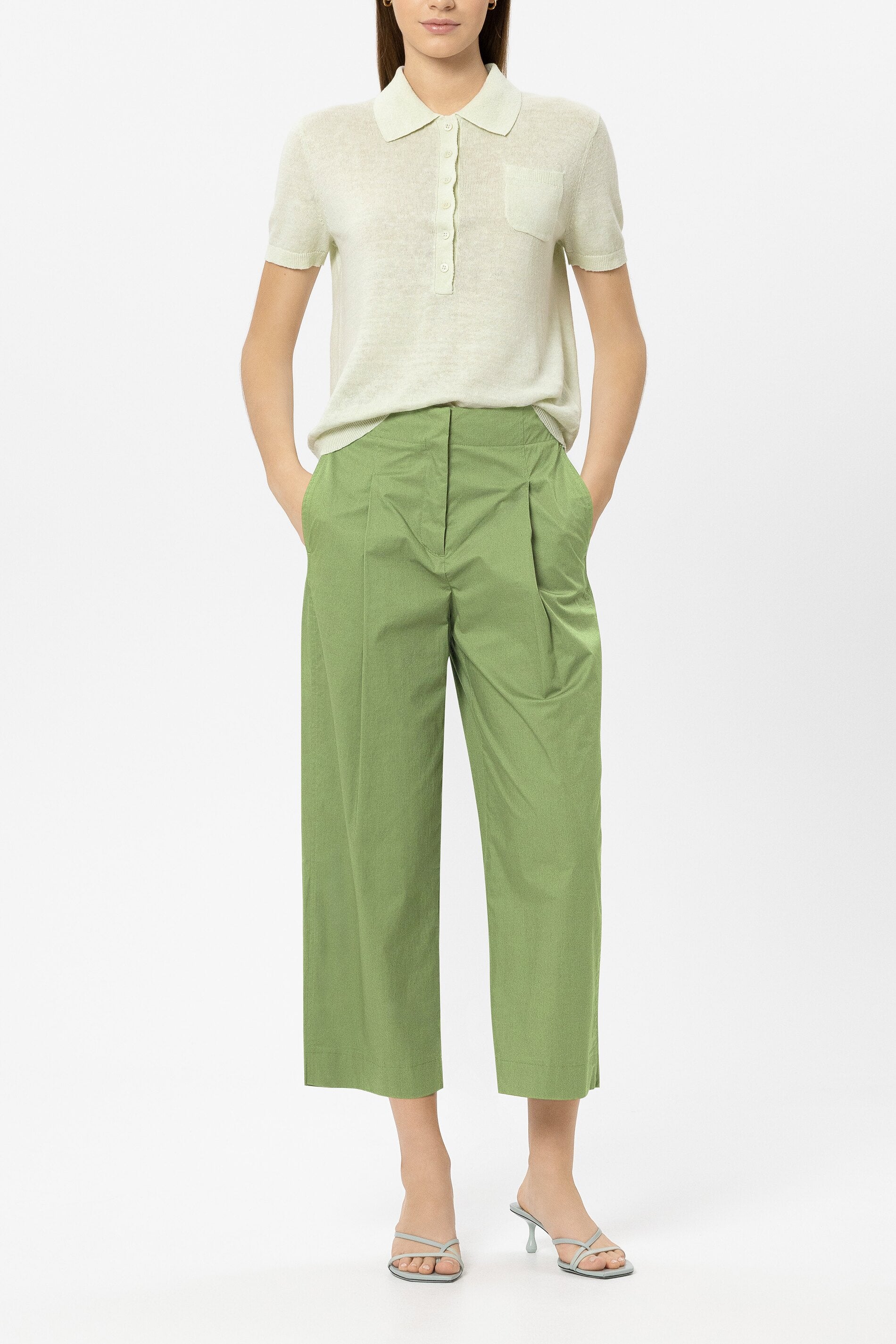 Gabardine-Tapered-Pants - moss green - Standard | Model Front