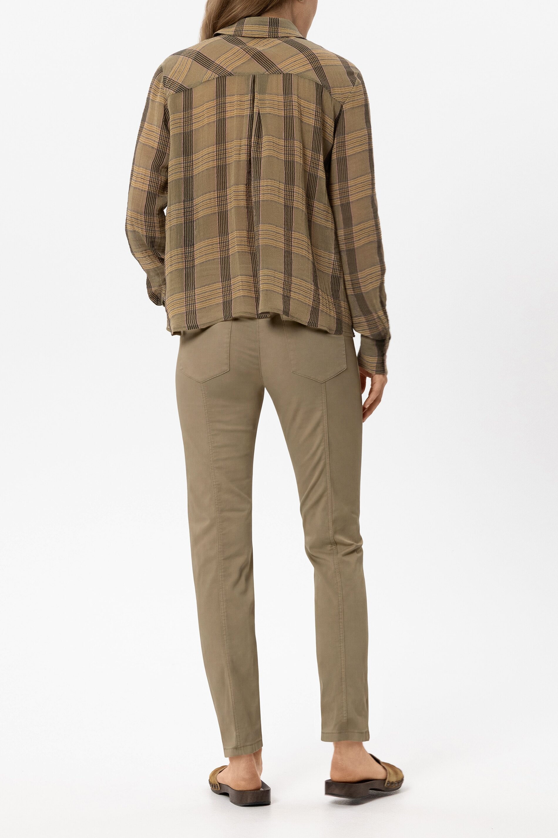 High-Stretch-Colour-Denim - salbei - Standard | Model Rück