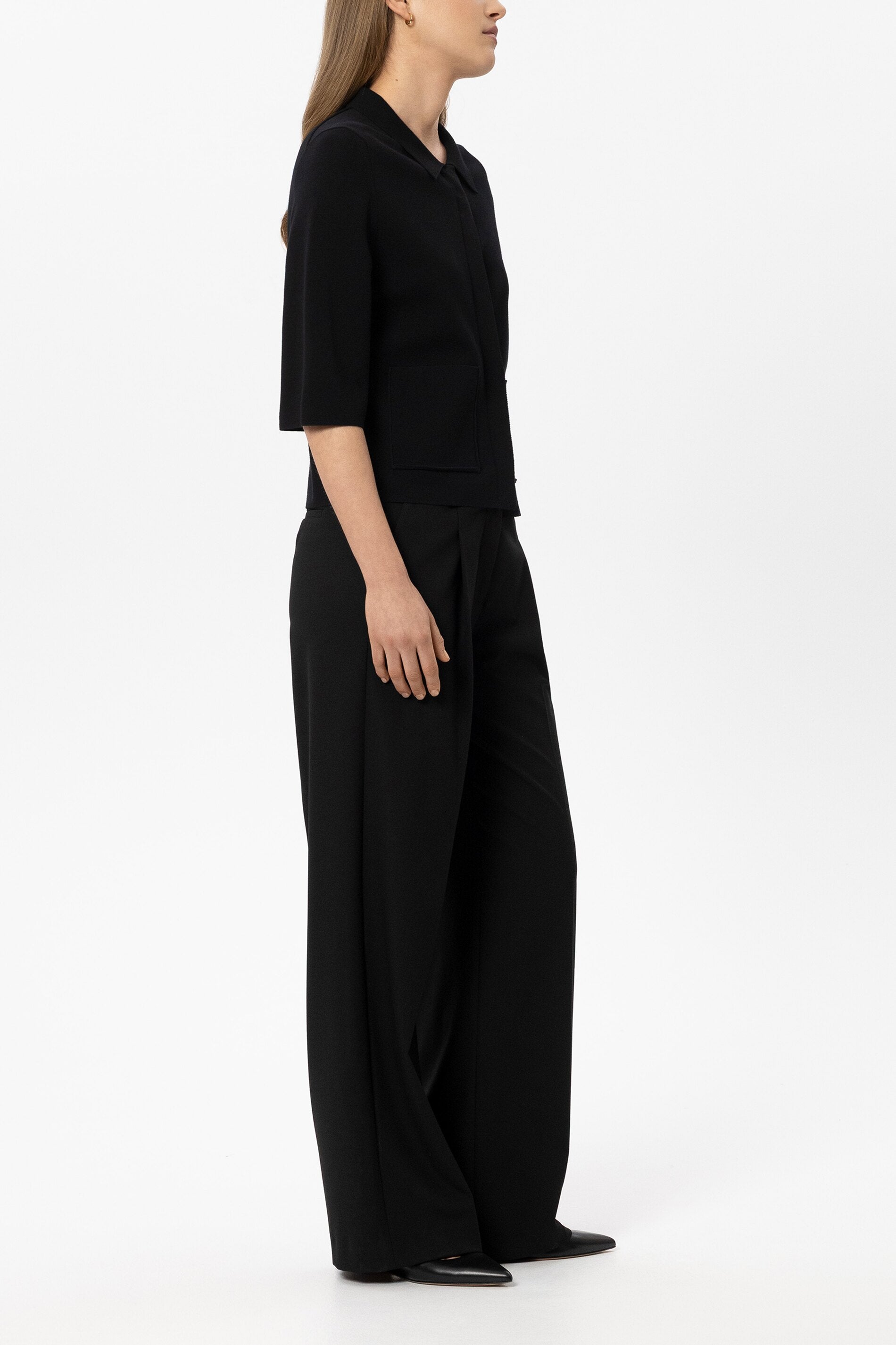 Wideleg-Pants mit Bundfalten - black - Standard | Model Seite