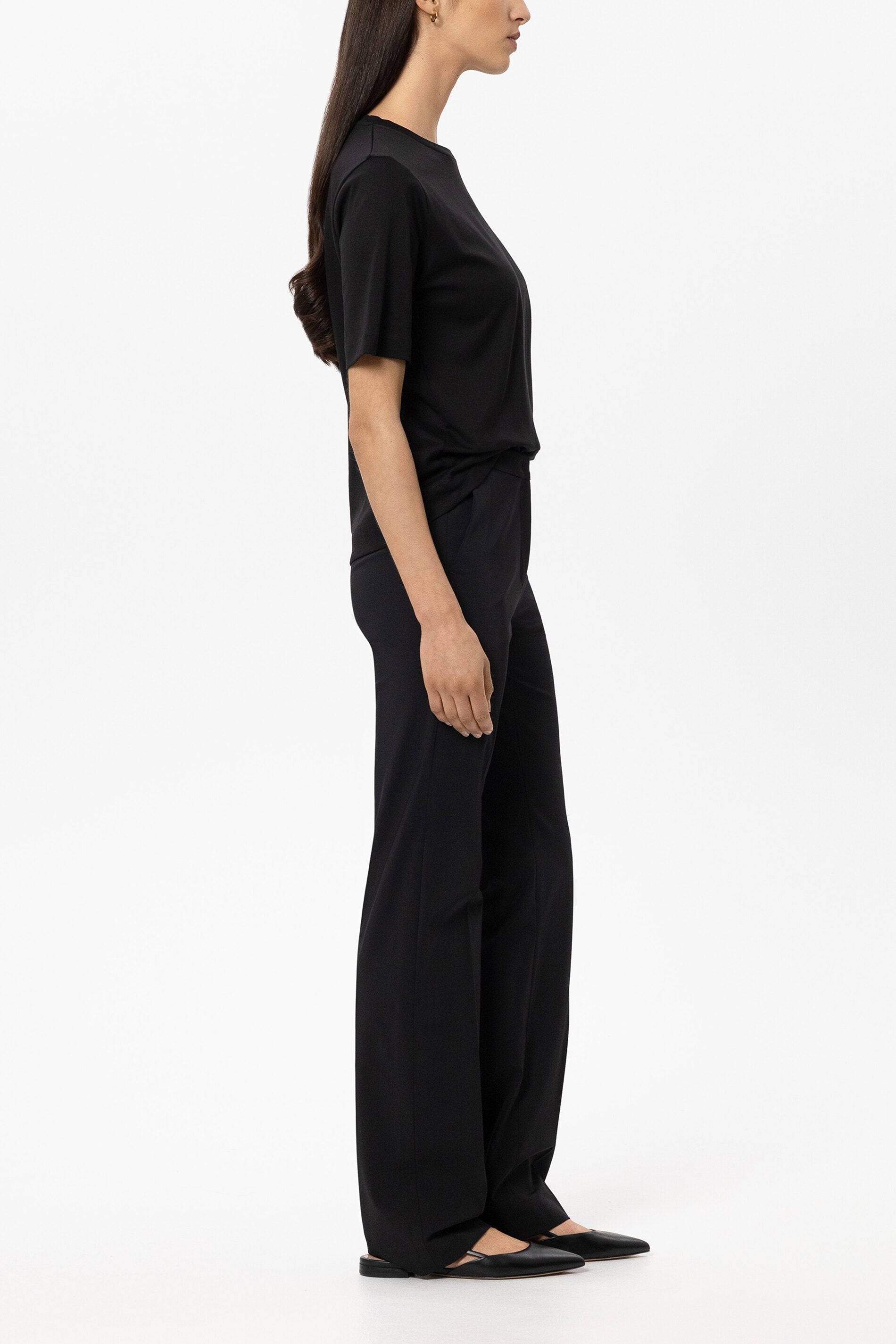 Stretch-Pants mit Bunddetails - black - Standard | Model Seite