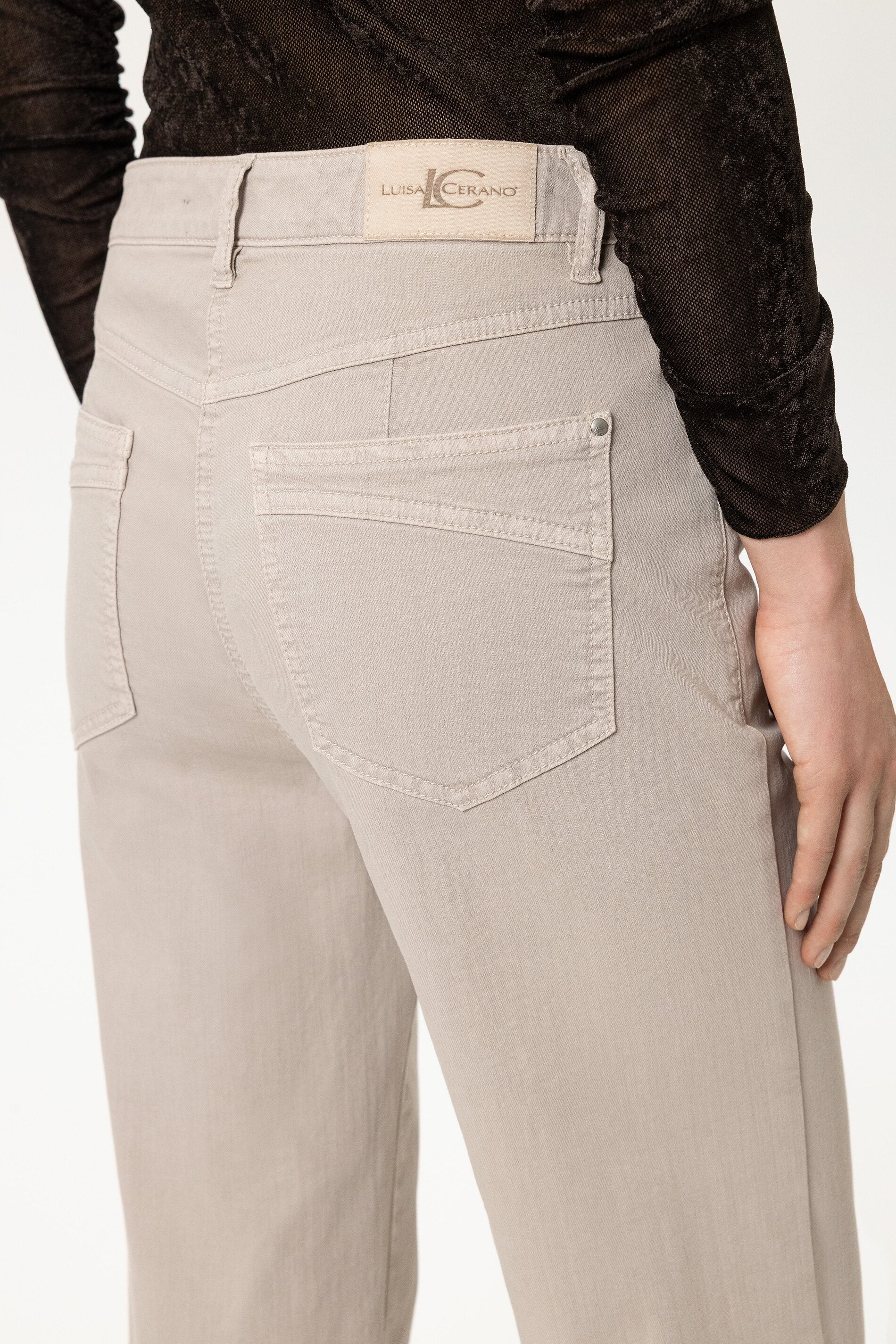 Flared-Colour-Denim - pearl - Standard | Model Detail