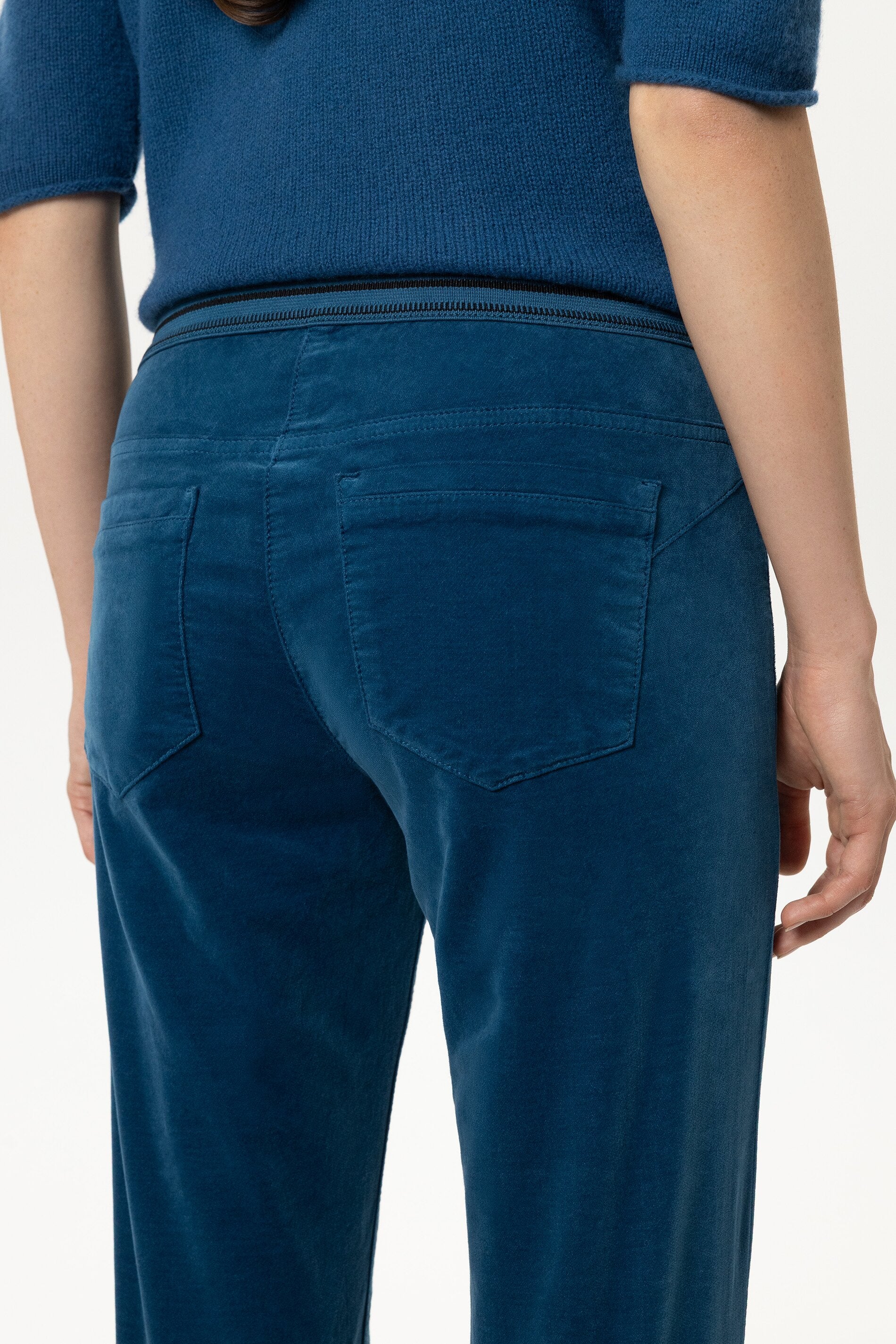 Skinny-Velvet-Pants - sapphire - Standard | Model Detail