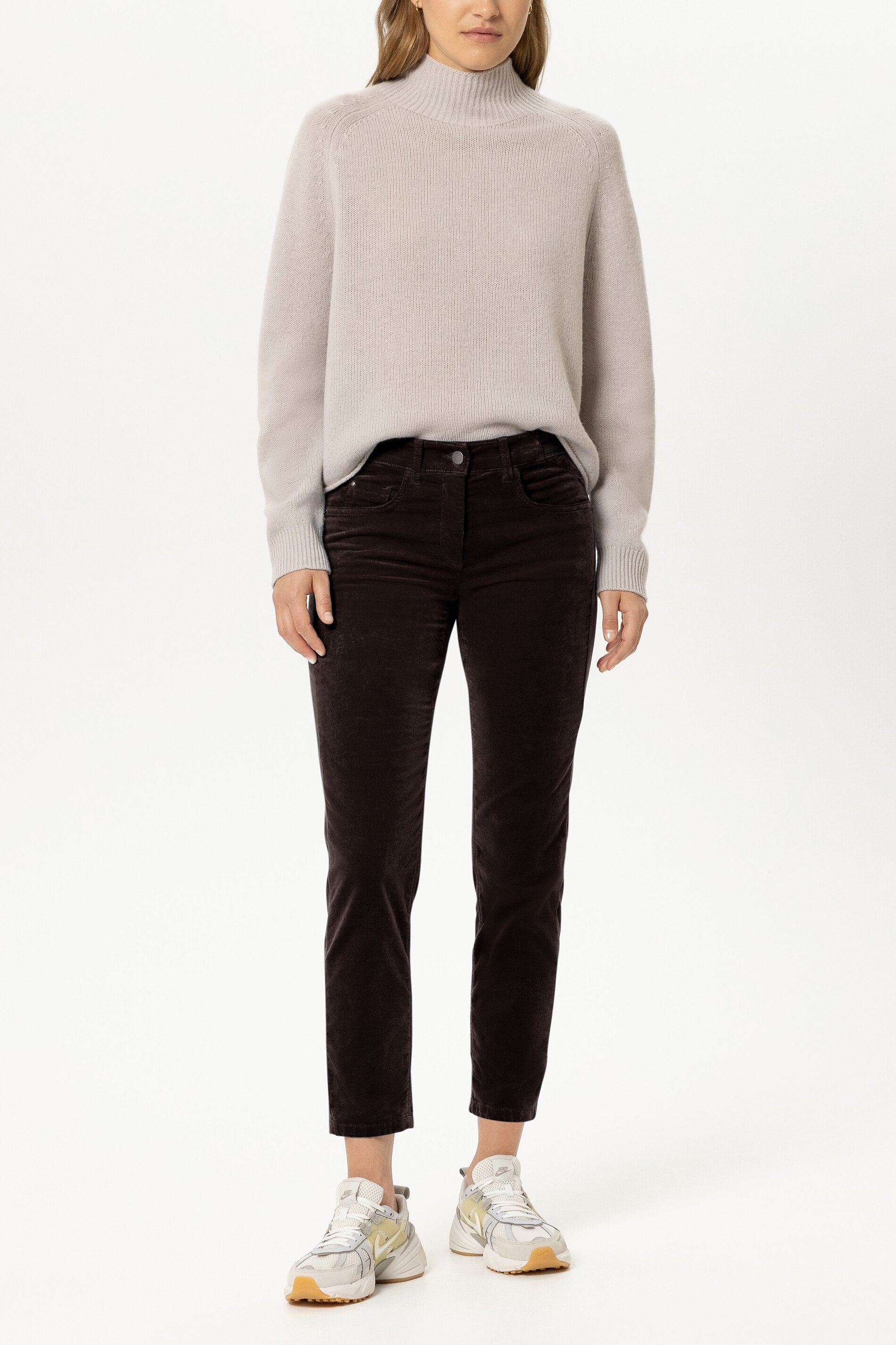 Skinny-Velvet-Pants - truffle - Standard | Model Front