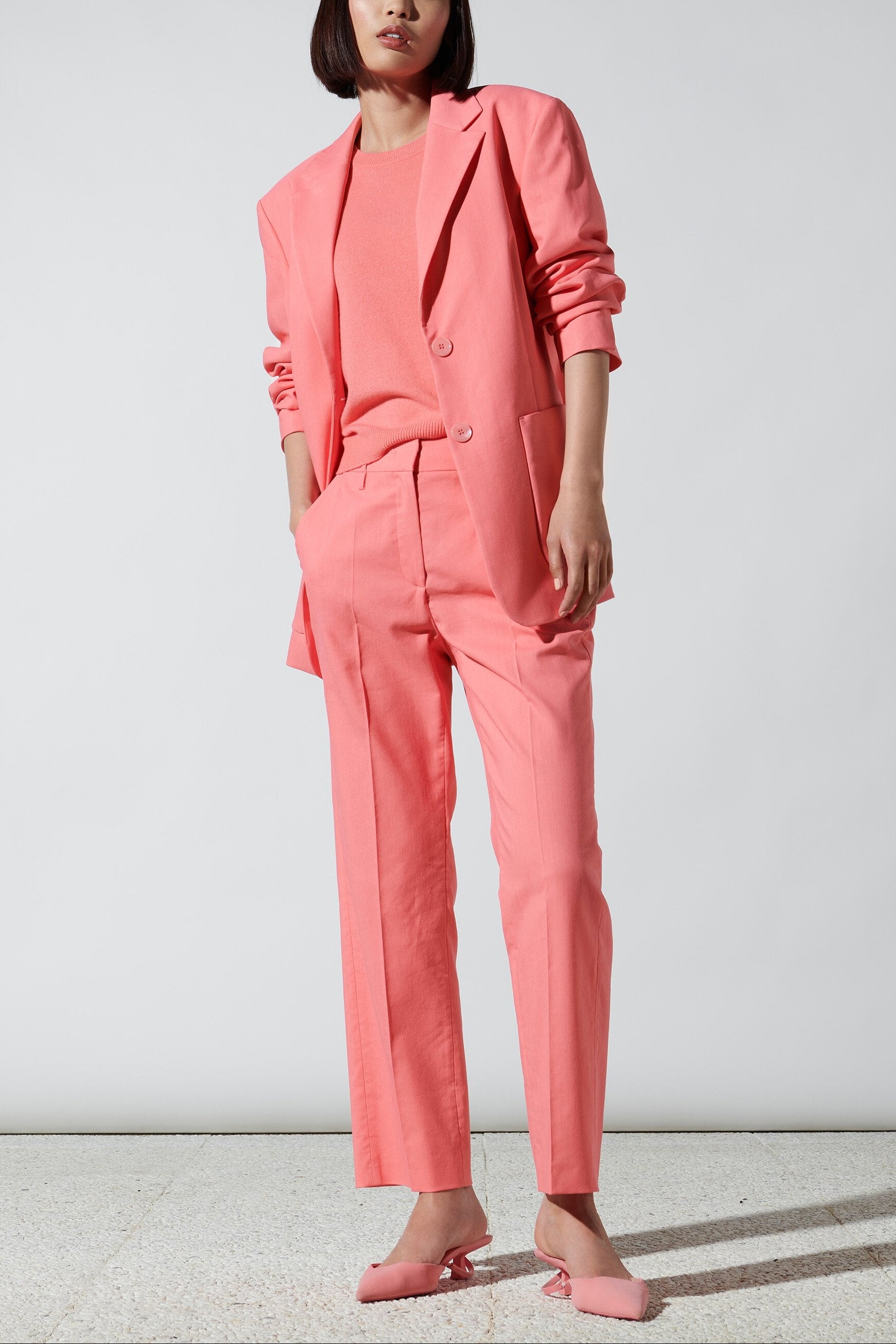 Gabardine-Straightleg-Pants - tulip rose - Standard | Model Front