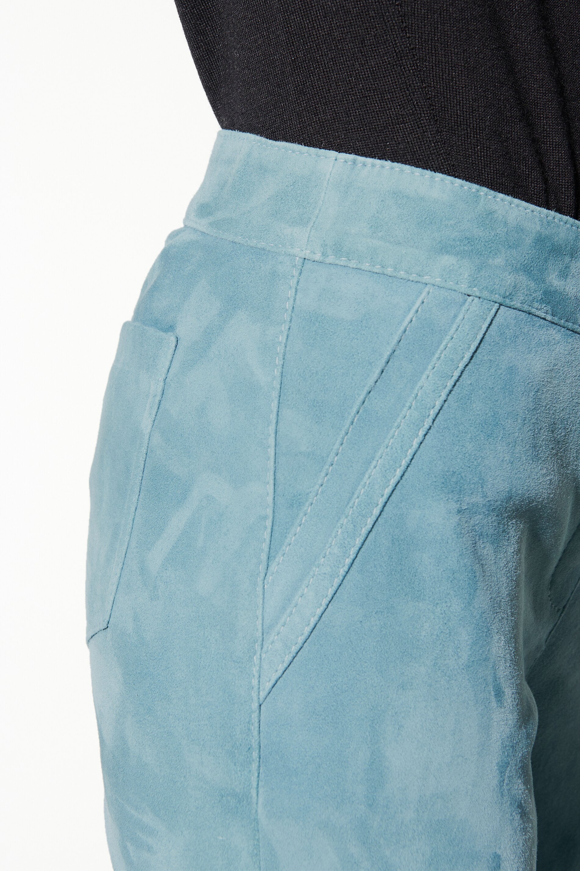 Wideleg-Pants aus Veloursleder - smoky aqua - Standard | Model Detail