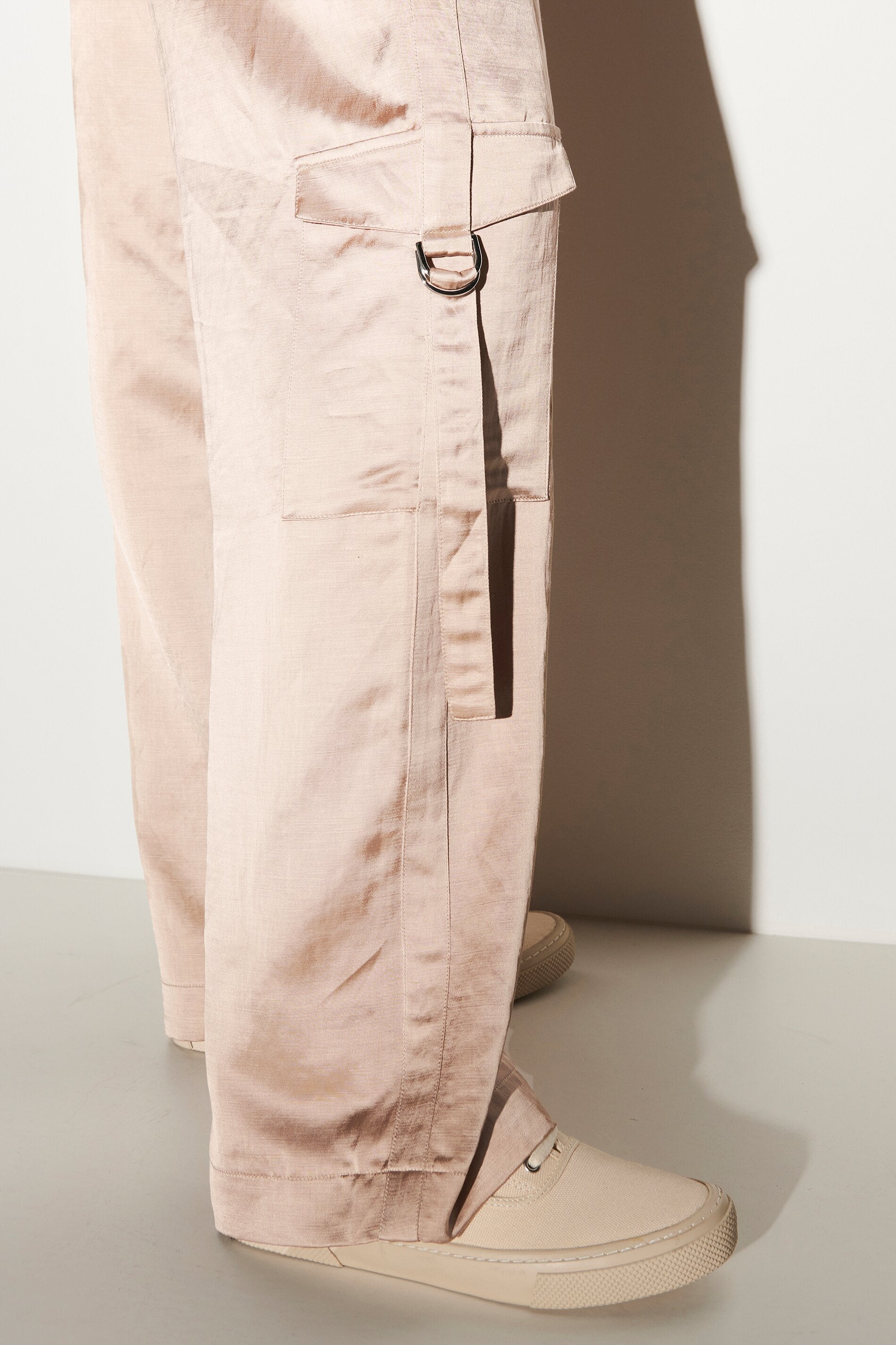 Wideleg-Pants aus Leinen-Mix - cashew - Standard | Model Detail