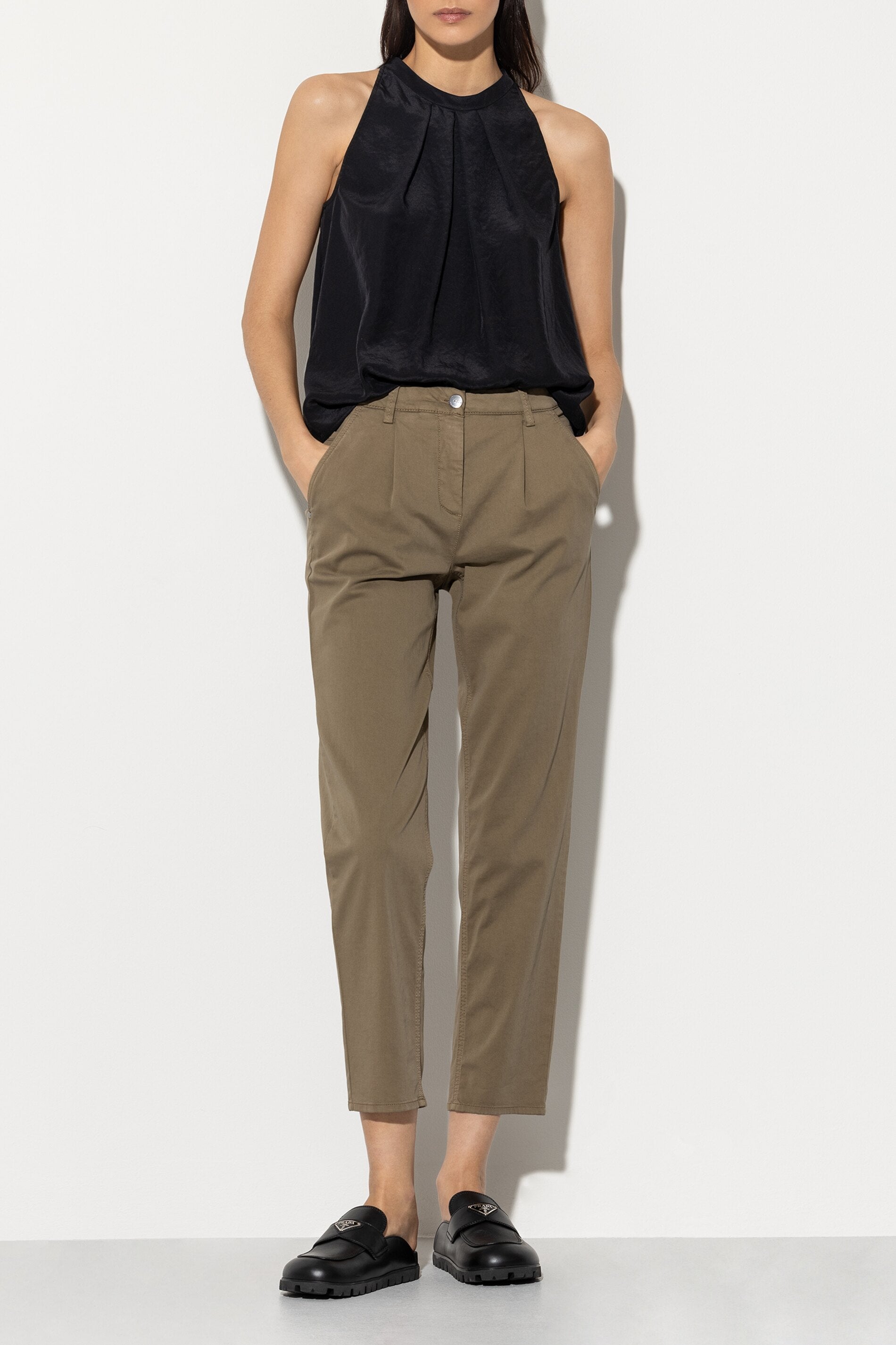 High-Stretch-Chino-Denim - tobacco - Standard | Model Front