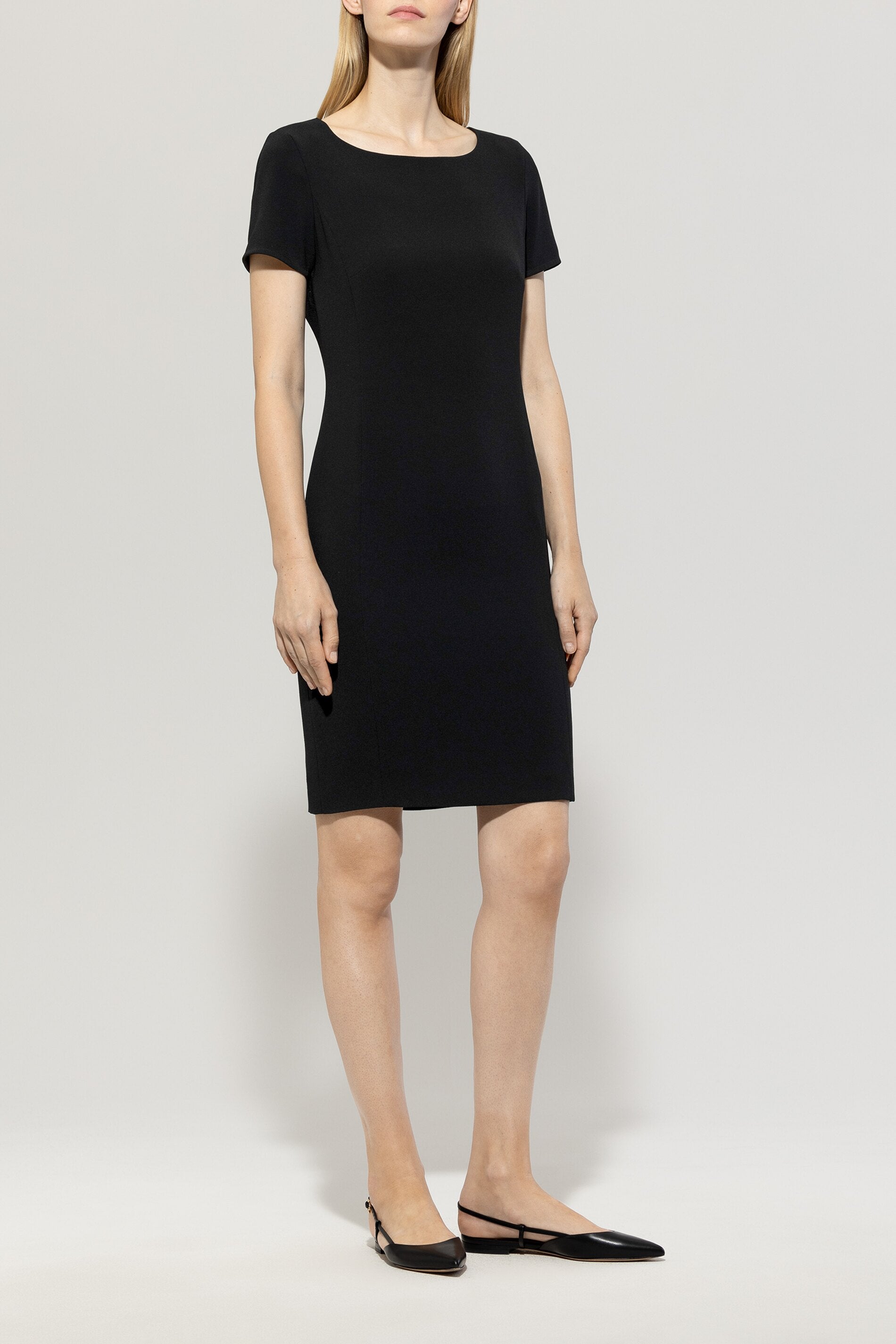 Shiftdress aus Techno Sablé - black - Standard | Model Front