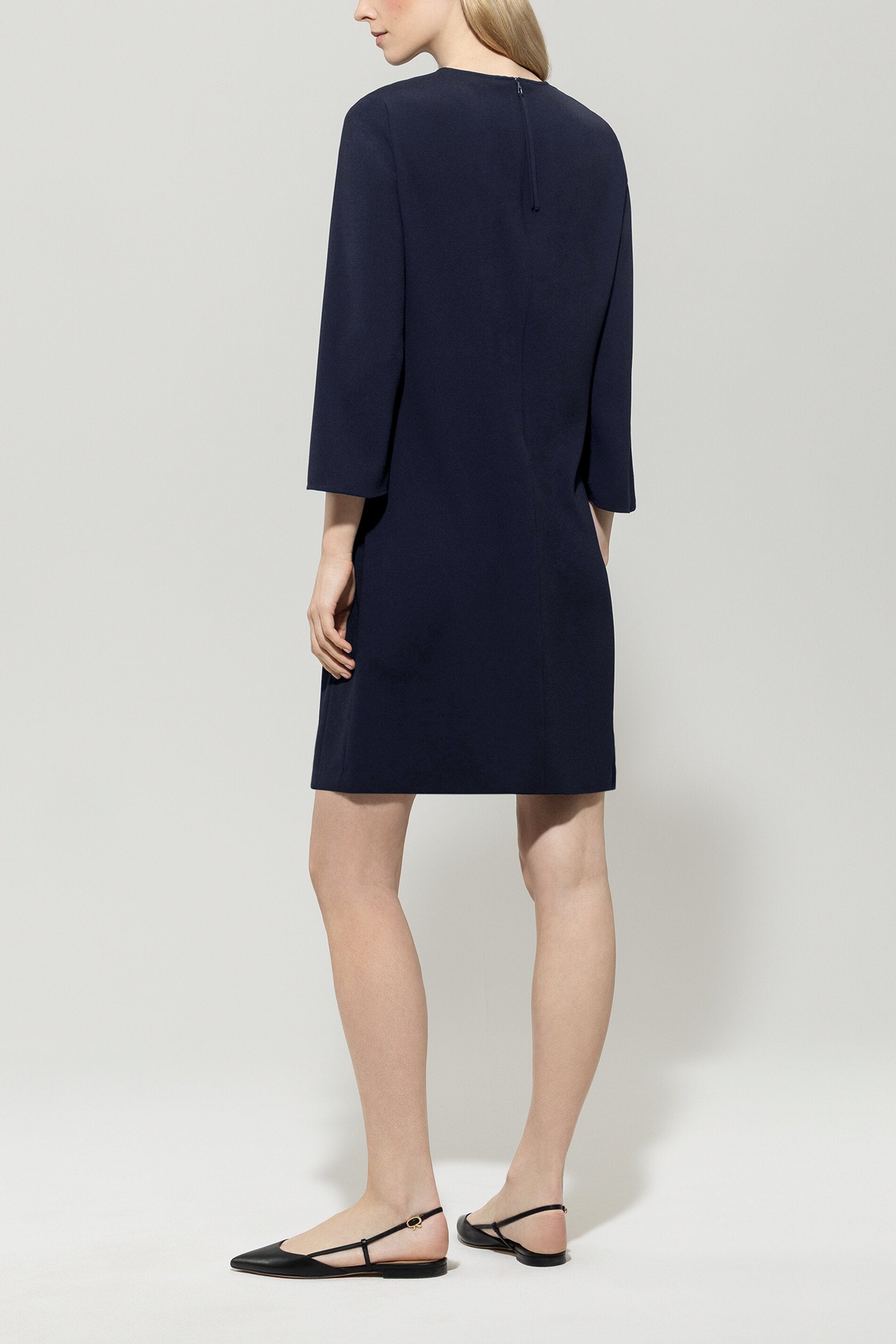 Midikleid aus Techno-Sablé - dark navy - Standard | Model Rück
