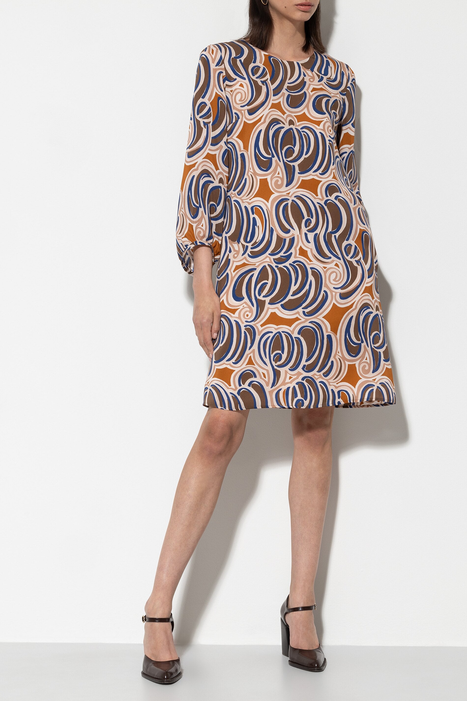 Seidenkleid mit Graphic-Print - multi - Standard | Model Front
