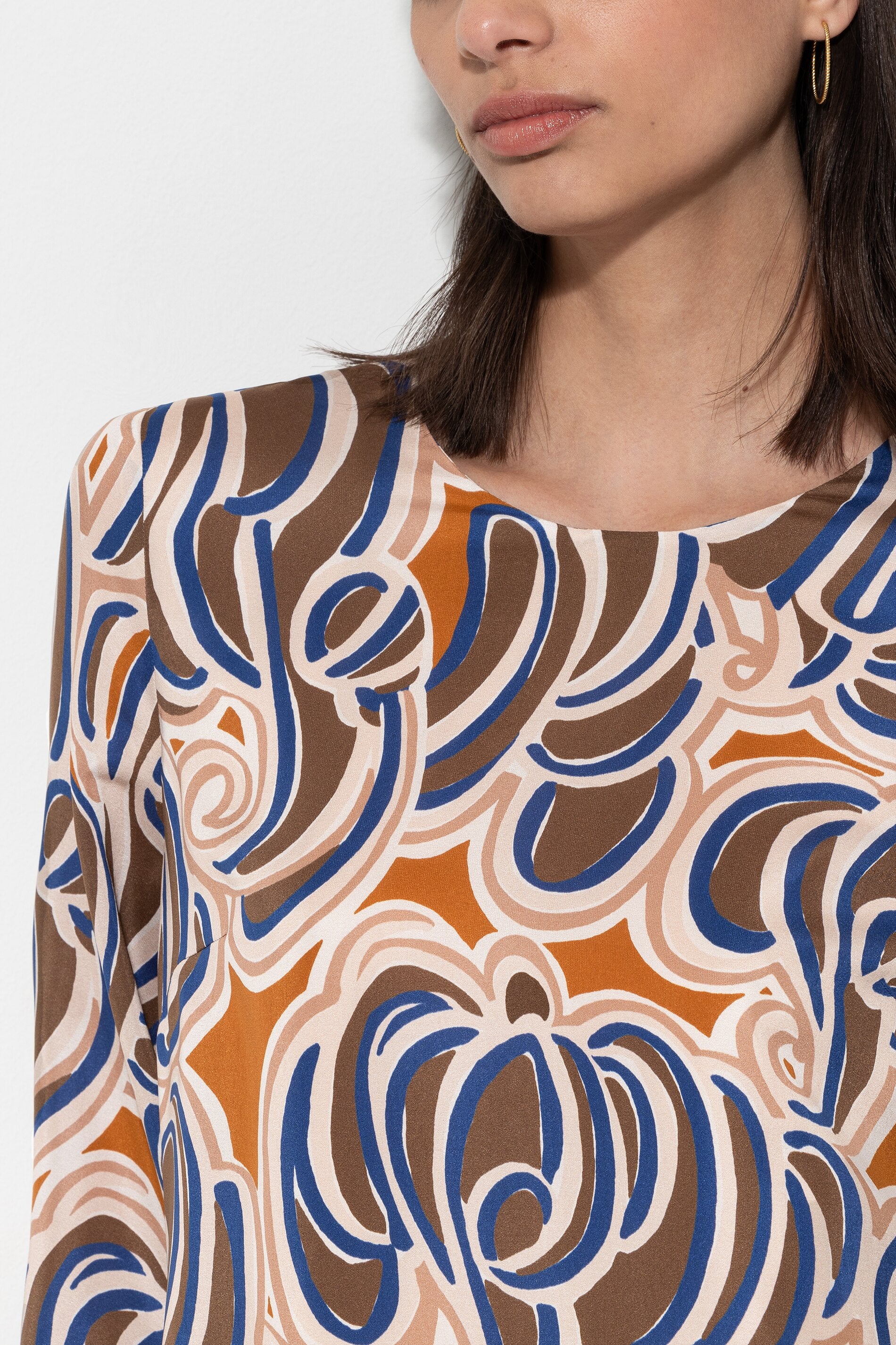 Seidenkleid mit Graphic-Print - multi - Standard | Model Detail
